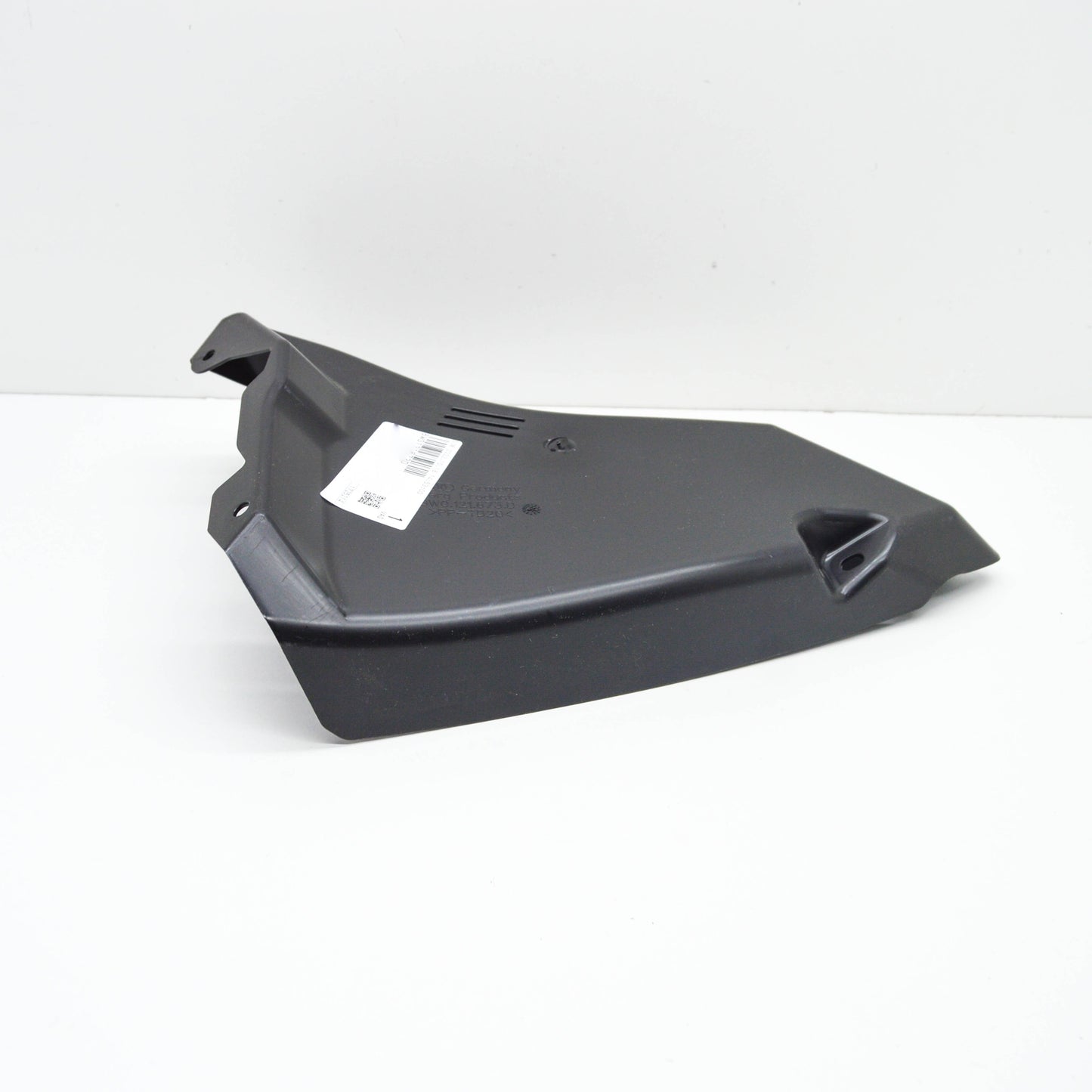 NEW AUDI RS4 B9 FRONT LEFT AIR GUIDE 8W0121673D ORIGINAL