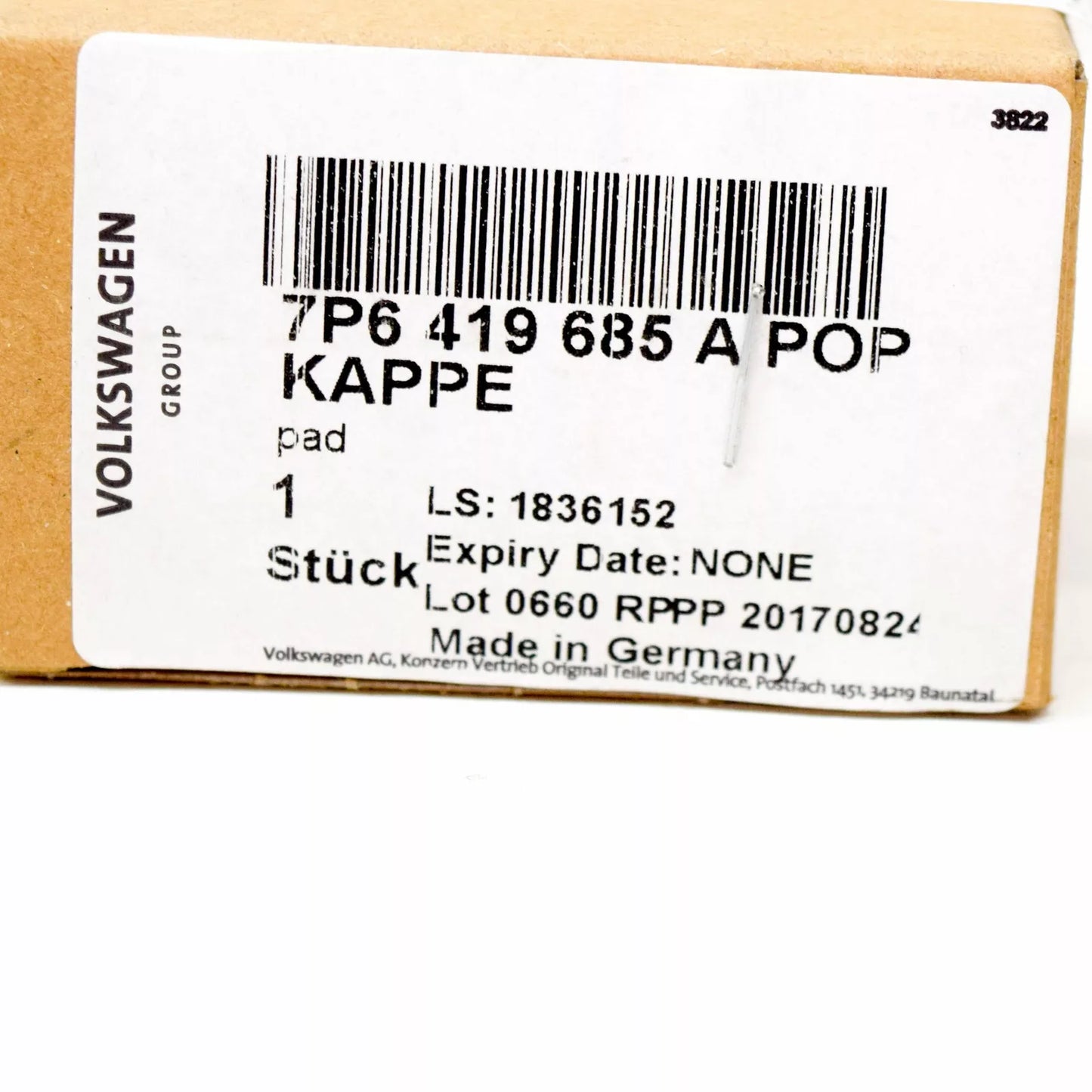 NEW VW TOUAREG 7P STEERING WHEEL LOWER BADGE "R" 7P6419685AP0P 2012 12094880