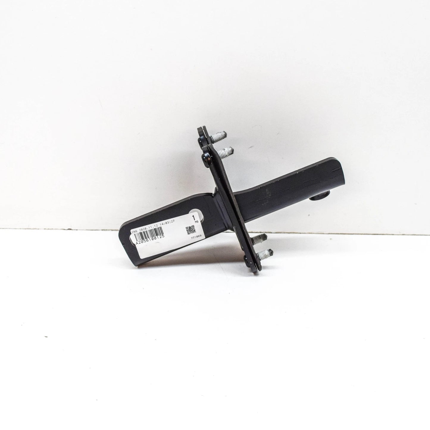 NEW MERCEDES-BENZ C W205 TRAILER COUPLING LEFT REINFORCEMENT A2056100125