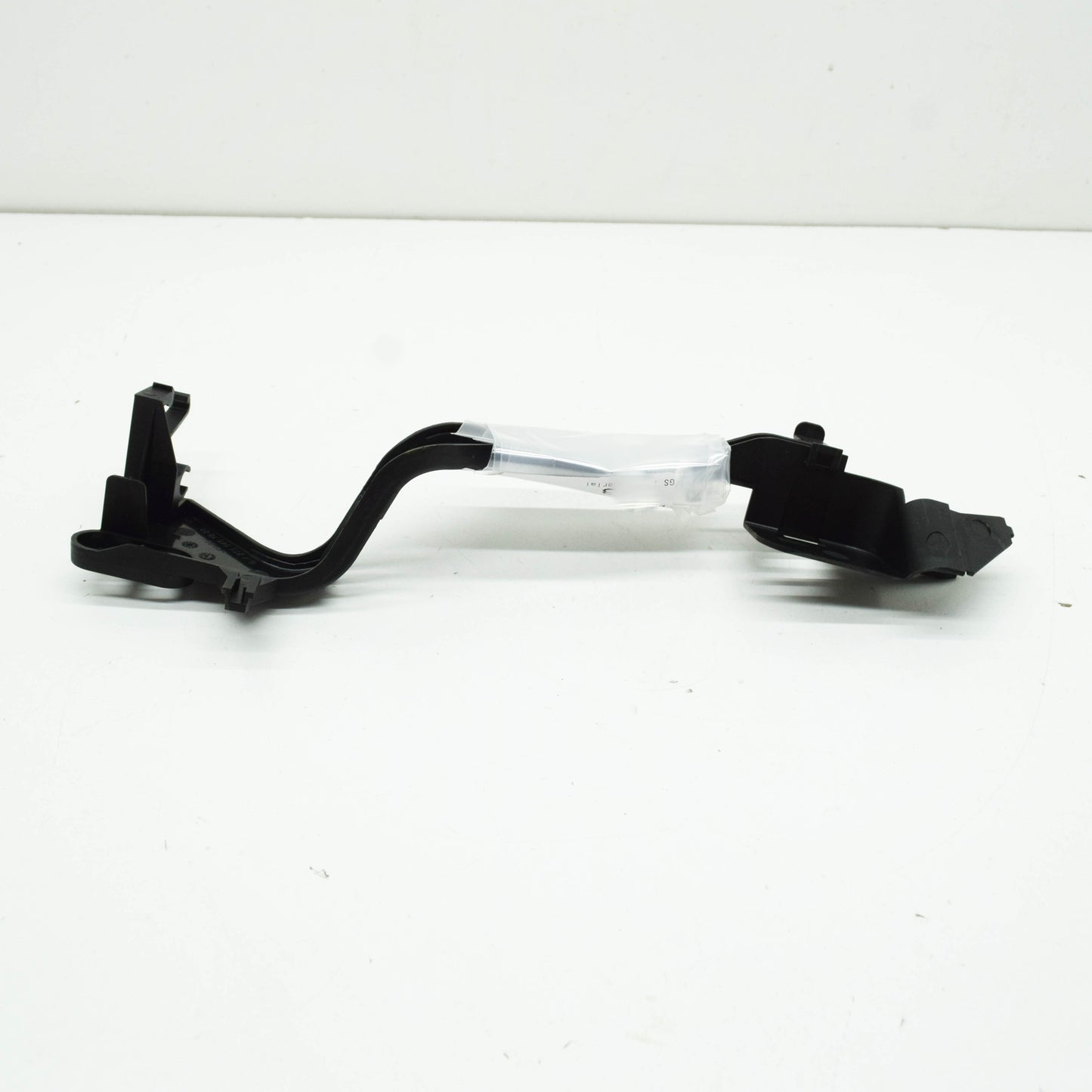 NEW MERCEDES-BENZ E W213 FRONT RIGHT AXLE CABLE DUCT A2055467880 ORIGINAL