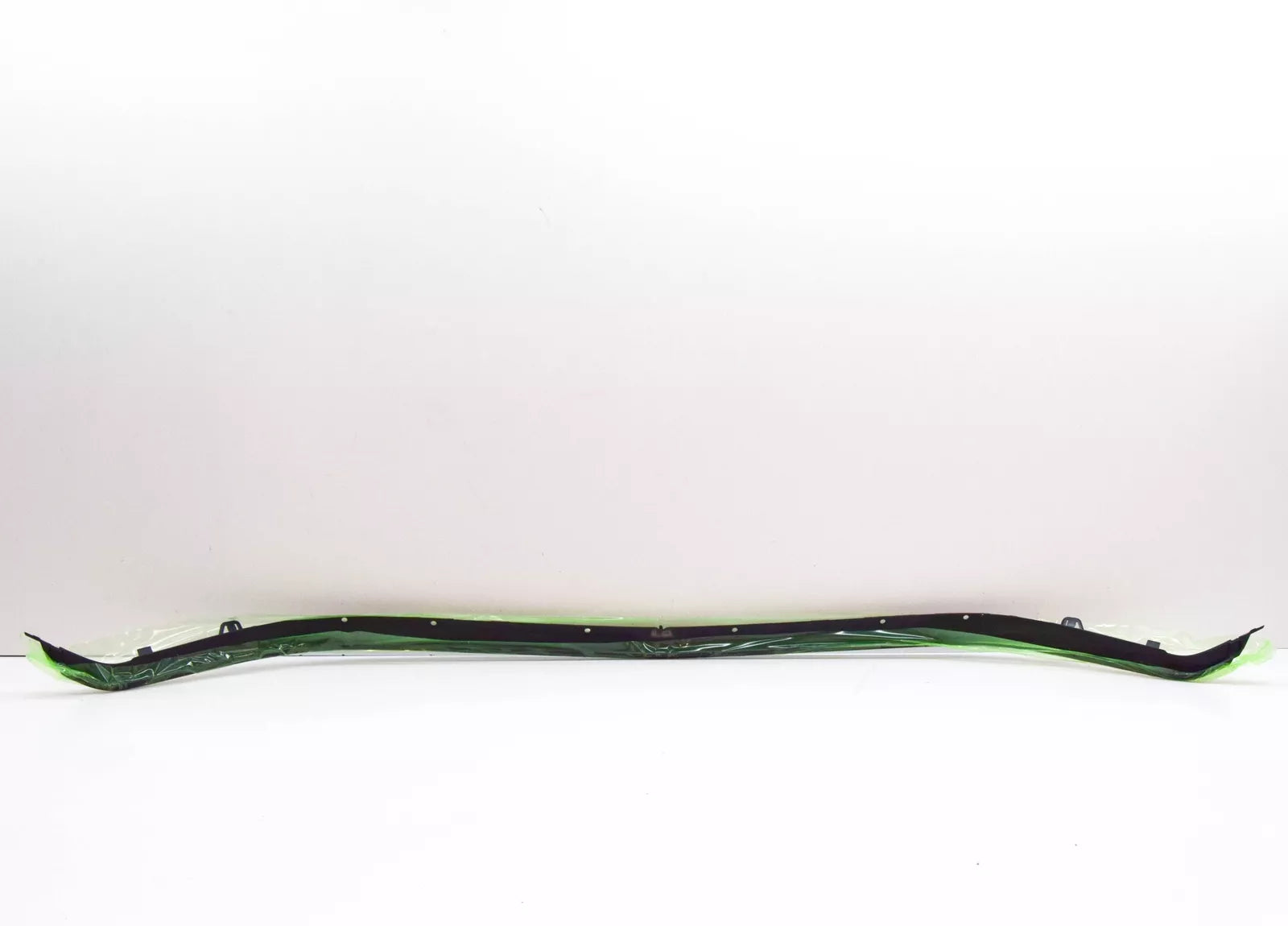 NEW MERCEDES-BENZ A-CLASS W176 AMG FRONT BUMPER MOLDING A1768854600 2016