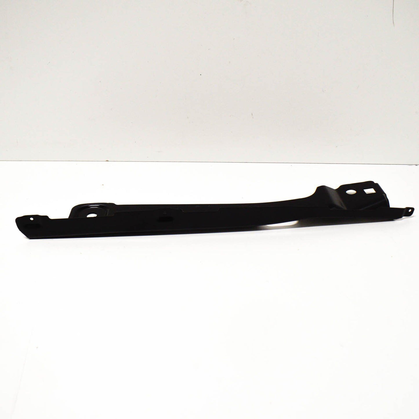 NEW AUDI A3 8V FRONT RIGHT FENDER MOUNTING BRACKET 8V0821468E ORIGINAL