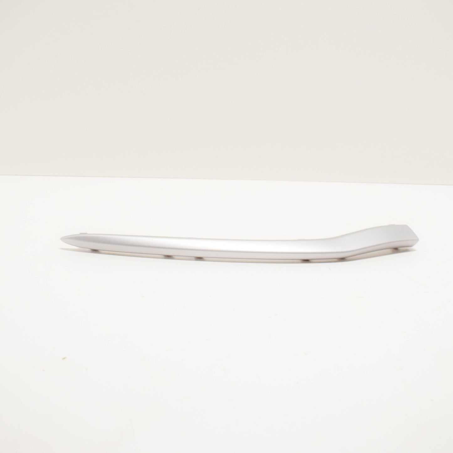 NEW MB GLC C253 AMG FRONT BUMPER RIGHT BOTTOM MOLDING A2538853302 ORIGINAL