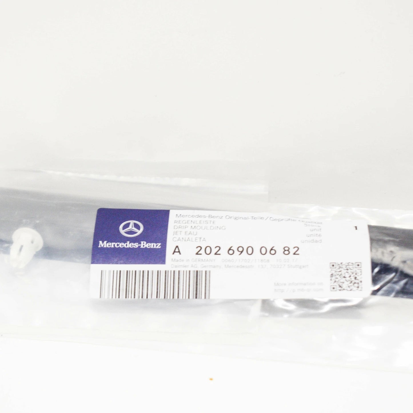 NEW MERCEDES-BENZ C W202 DRIP MOULDING BOTTOM RIGHT FRONT A2026900682