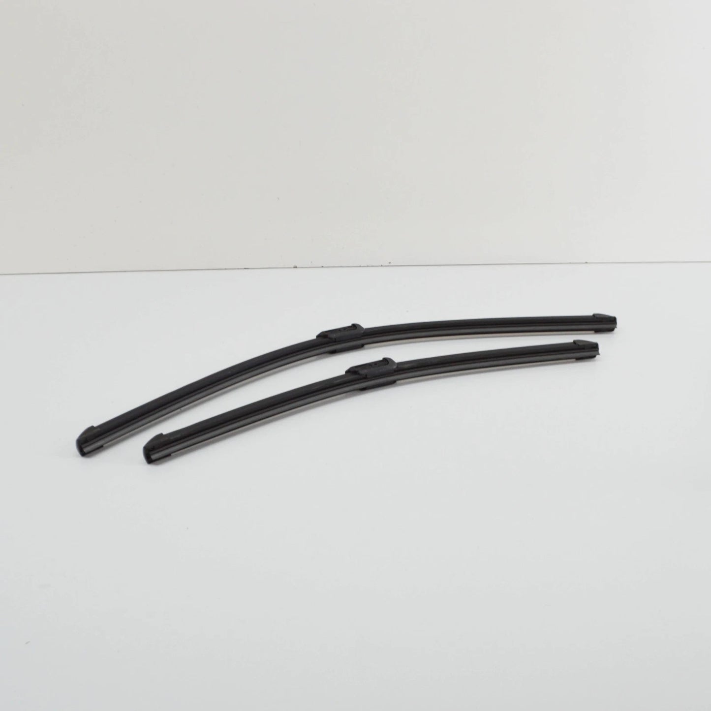 NEW VW SCIROCCO MK3 FRONT WINDSCREEN WIPER BLADES SET LHD 1K8998002 ORIGINAL