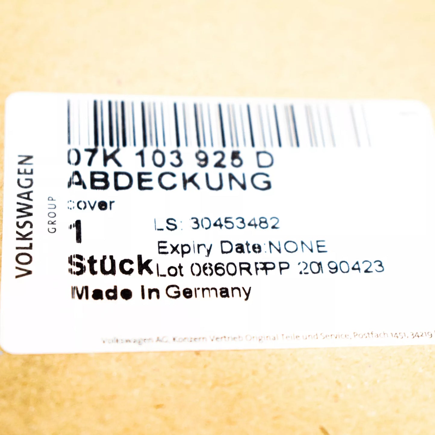 NEW AUDI A3 8P ENGINE COVER 07K103925D