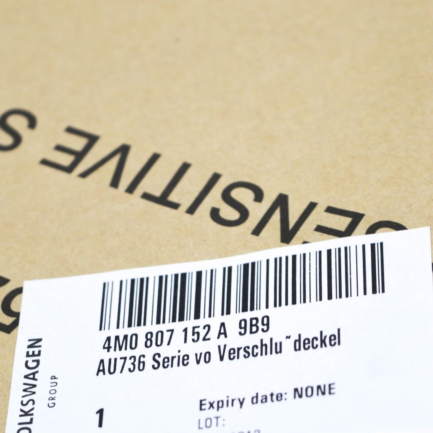 NEW AUDI Q7 4M FRONT BUMPER RIGHT GRILLE LOWER CAP 4M0807152A9B9 ORIGINAL