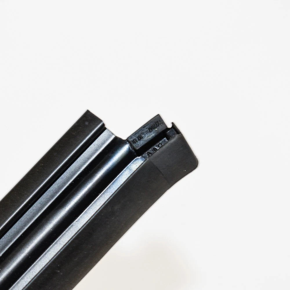 NEW BMW I3 REAR LEFT DOOR OUTER WEATHERSTRIP 51357277047 ORIGINAL