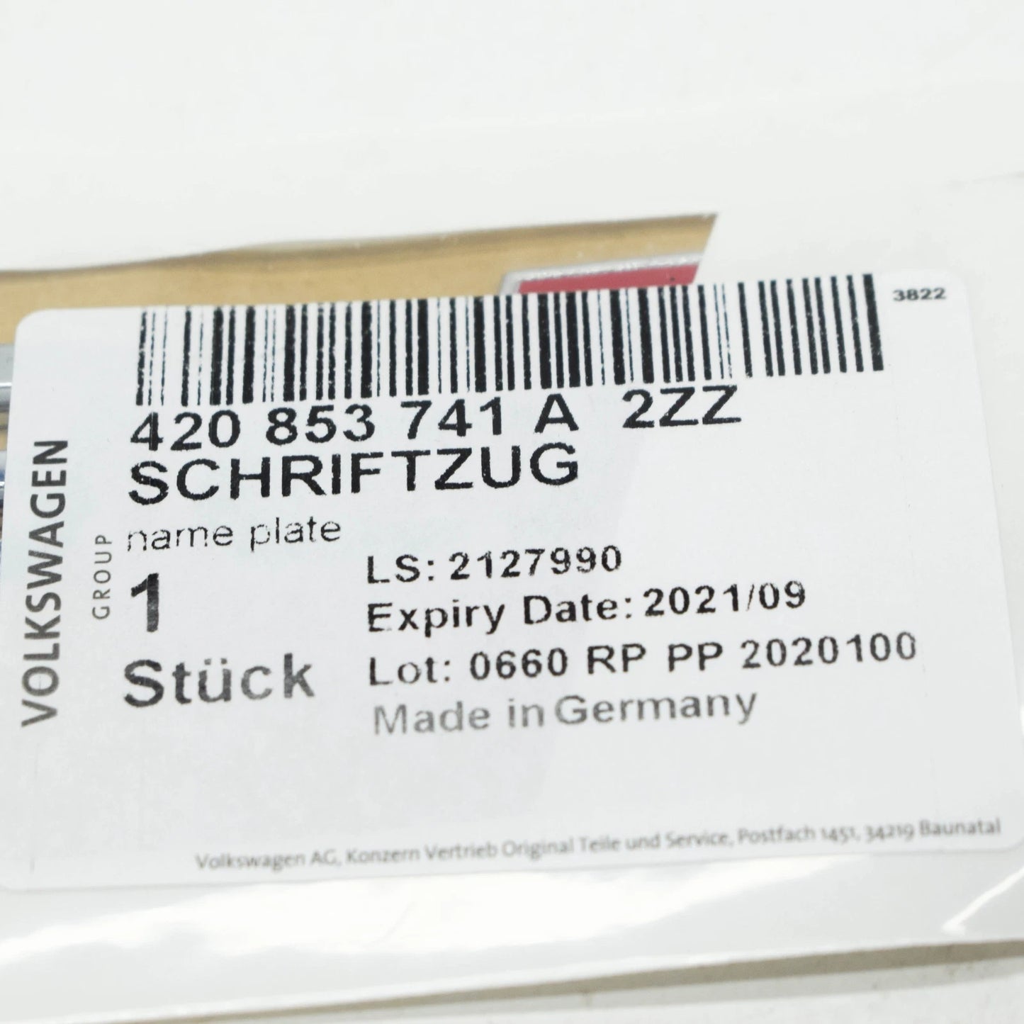 NEW AUDI R8 TRUNK LID R8 BADGE EMBLEM CHROME 420853741A2ZZ 2015 ORIGINAL