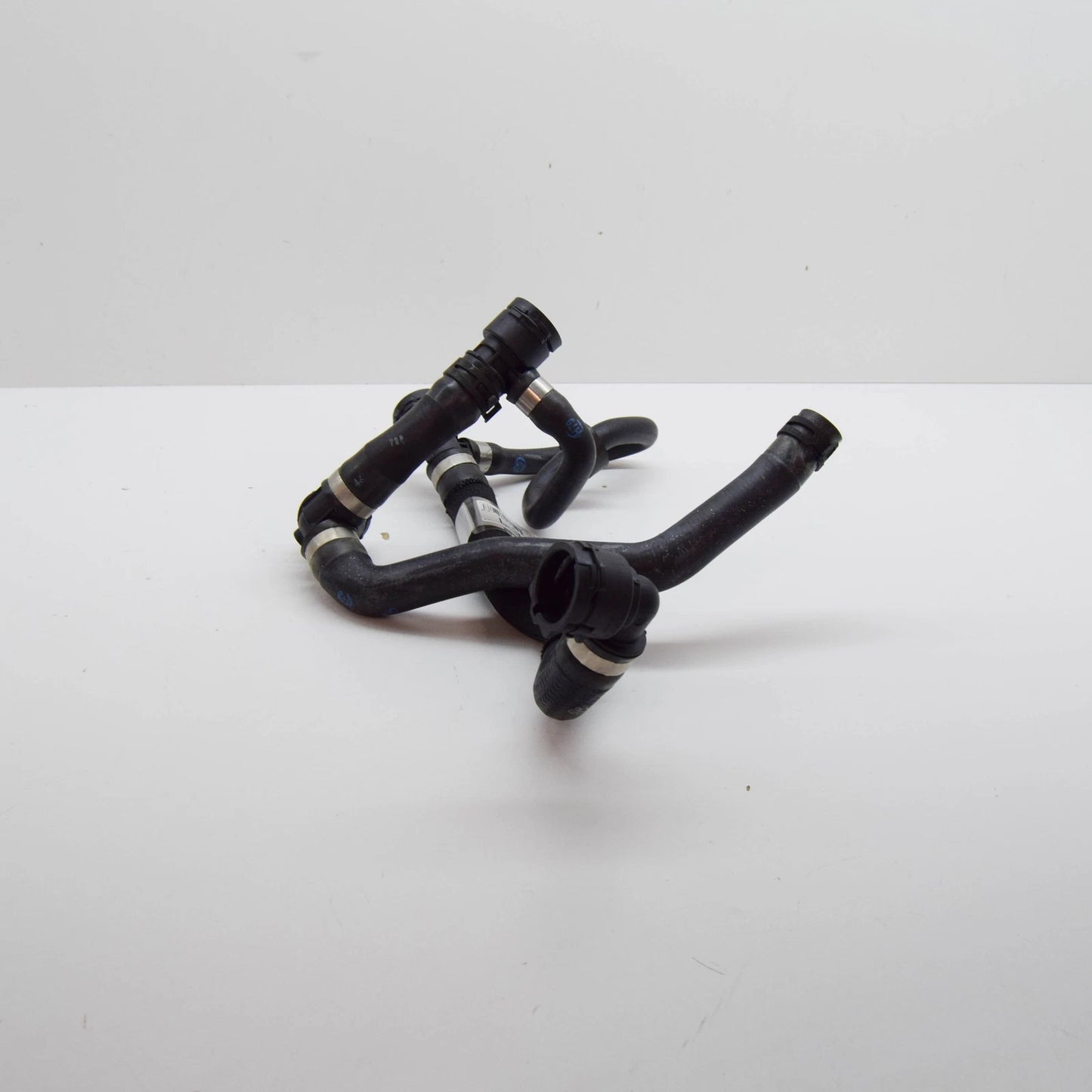 NEW MERCEDES-BENZ E W213 RIGHT SIDE COOLING RADIATOR HOSE A2135010102 ORIGINAL