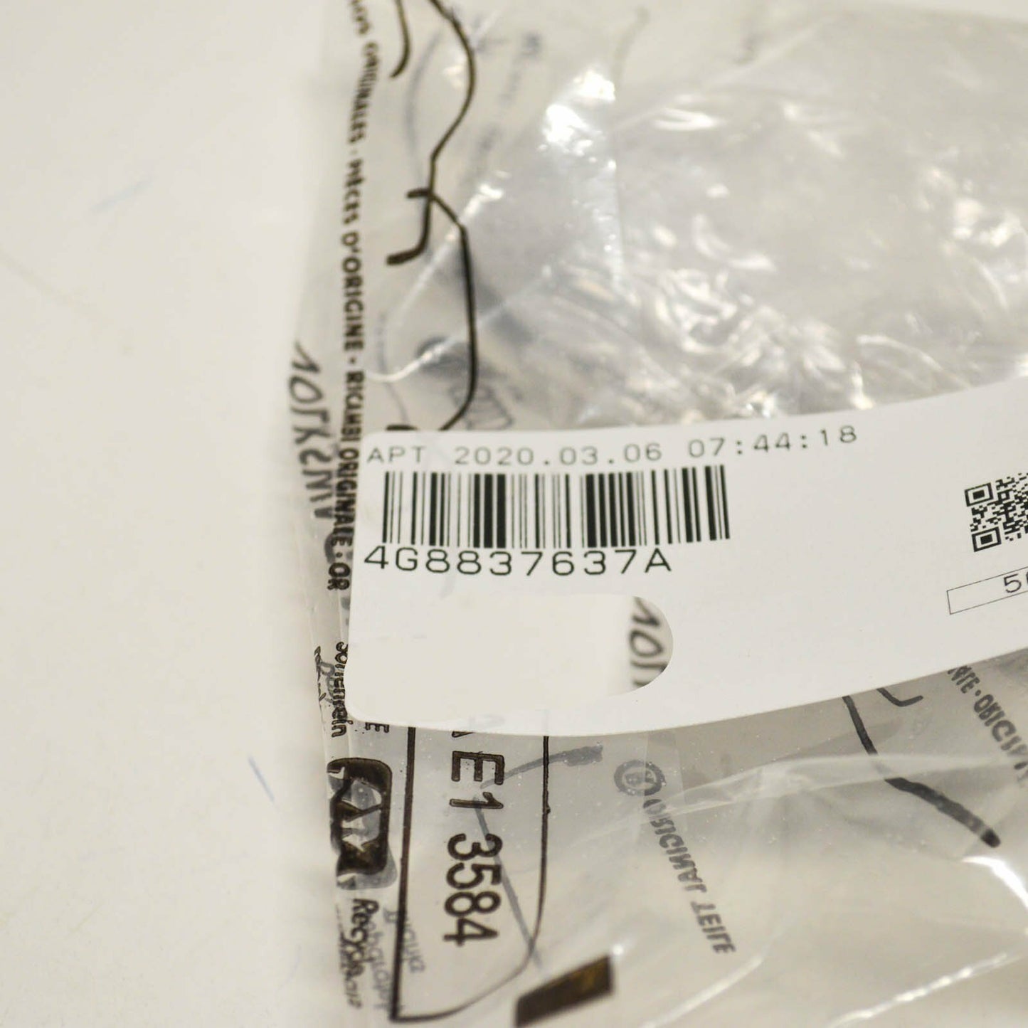 Genuine Audi A7 S7 4Ga Front Left Door Mirror Triangle Cover 4G8837637A Original