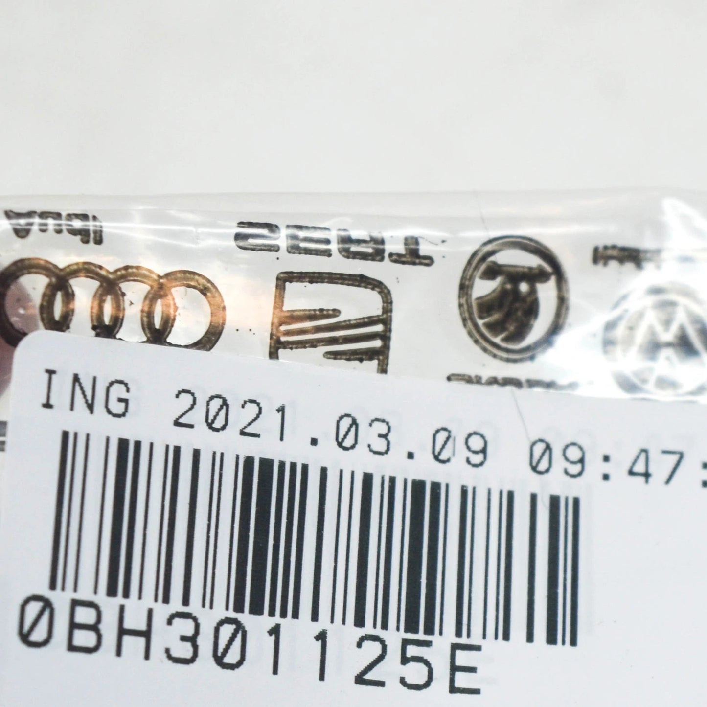 NEW AUDI Q3 F3 AUTOMATIC GEARBOX LID CAP 0BH301125C 0BH301125E ORIGINAL