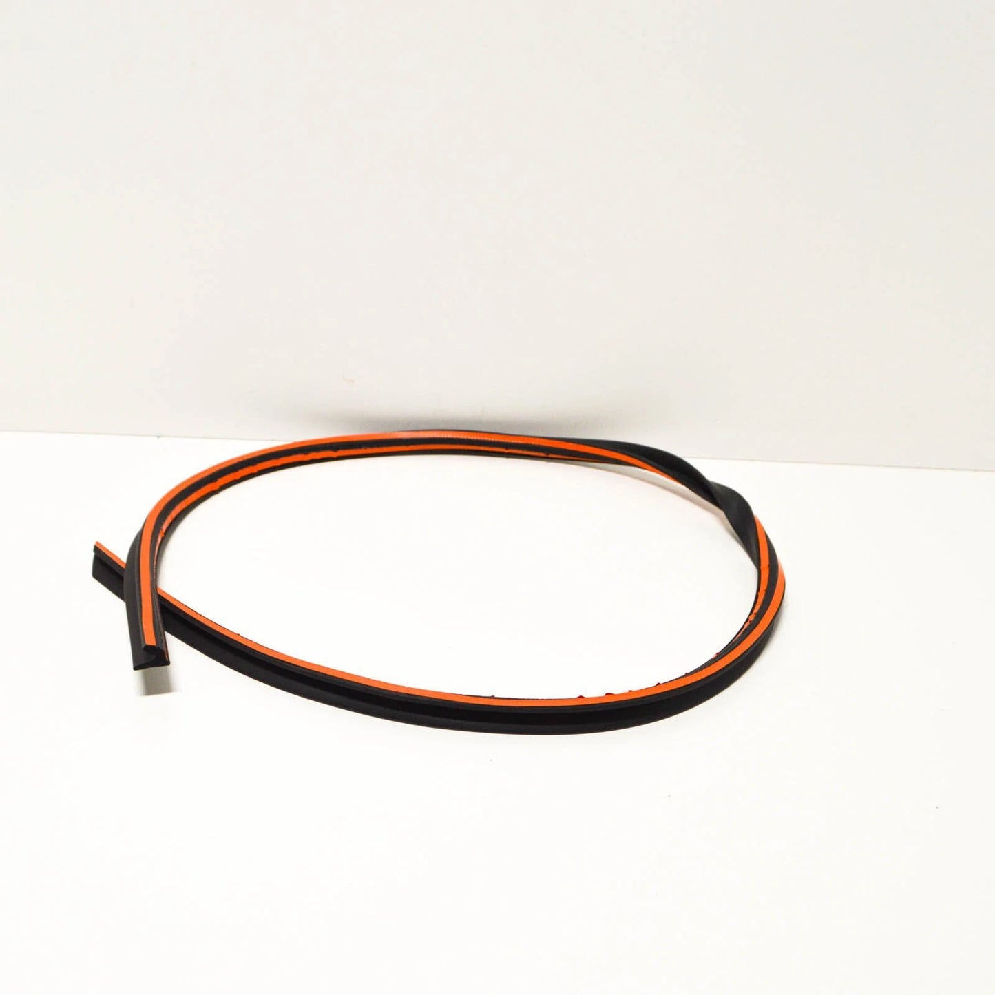 NEW BMW 3 E30 FENDER GASKET RIGHT SIDE M SPORT 51712233122 2233122 ORIGINAL