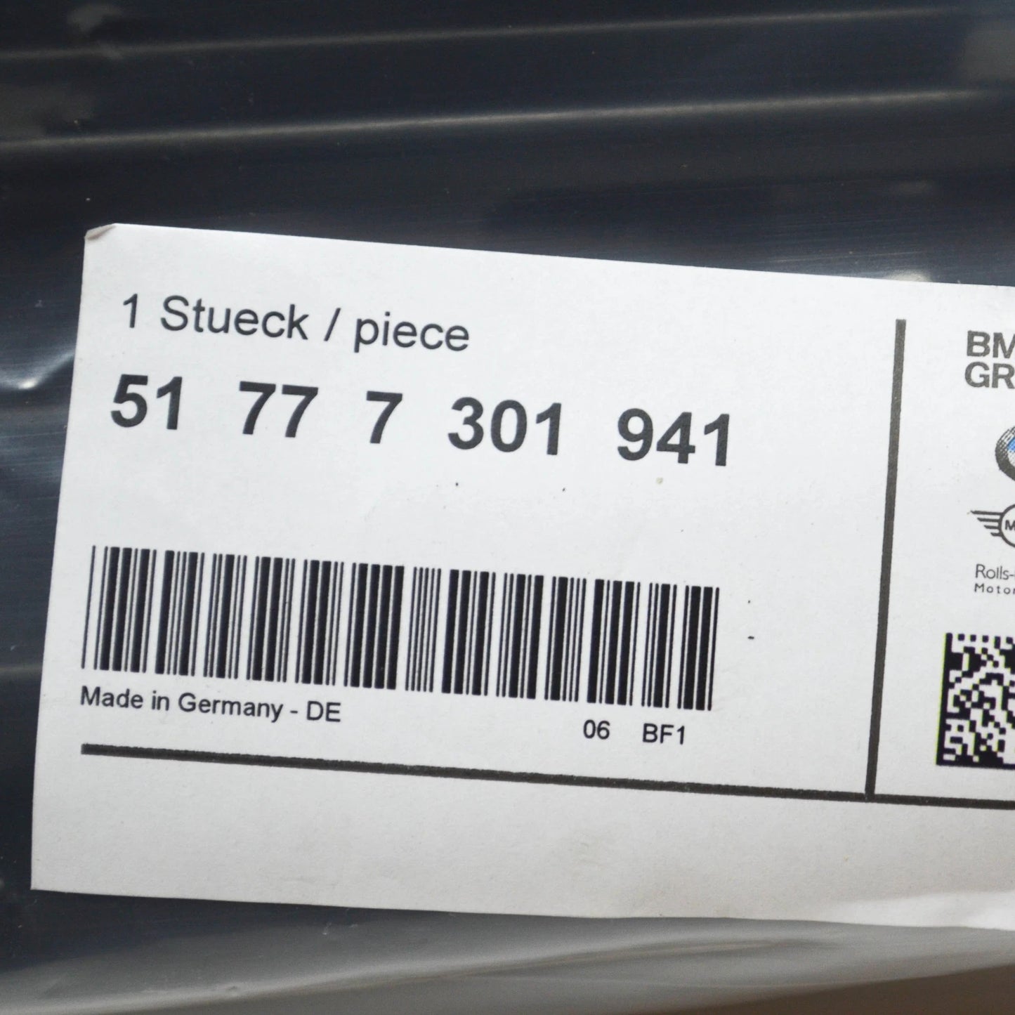 NEW BMW 2 GRAN TOURER F46 REAR LEFT CENTER SIDESKIRT HOLDER 51777301941 ORIGINAL