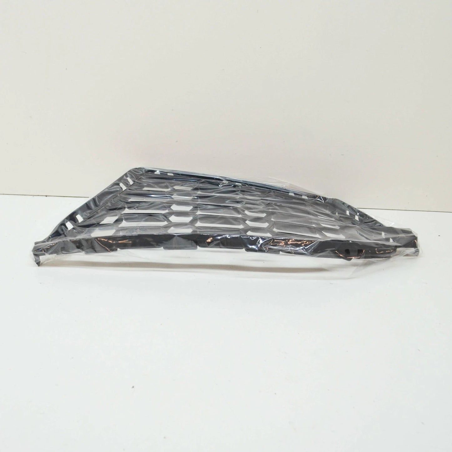 NEW BMW M4 COUPE G82 FRONT LEFT BUMPER GRILLE 51118069439 ORIGINAL