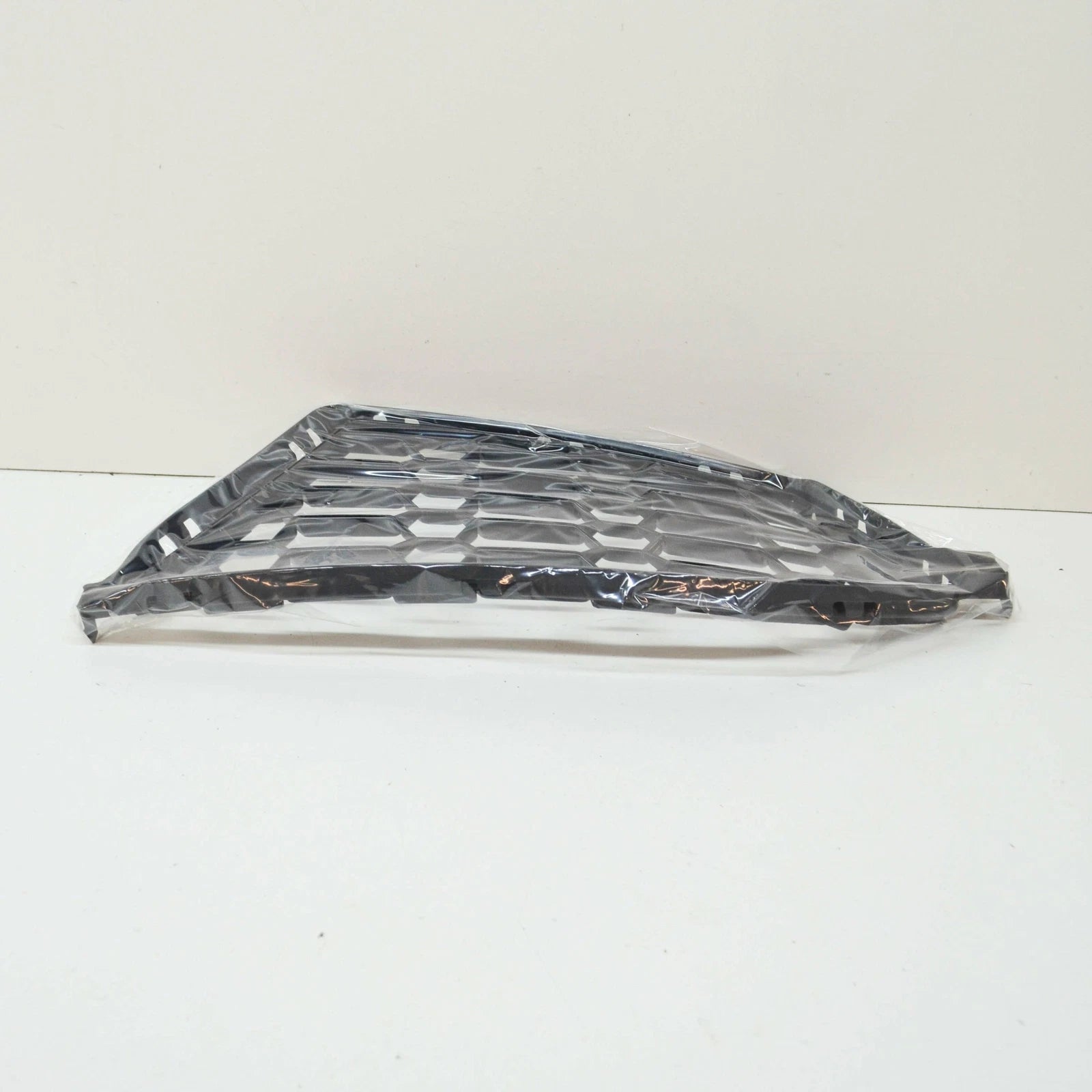NEW BMW M4 COUPE G82 FRONT LEFT BUMPER GRILLE 51118069439 ORIGINAL
