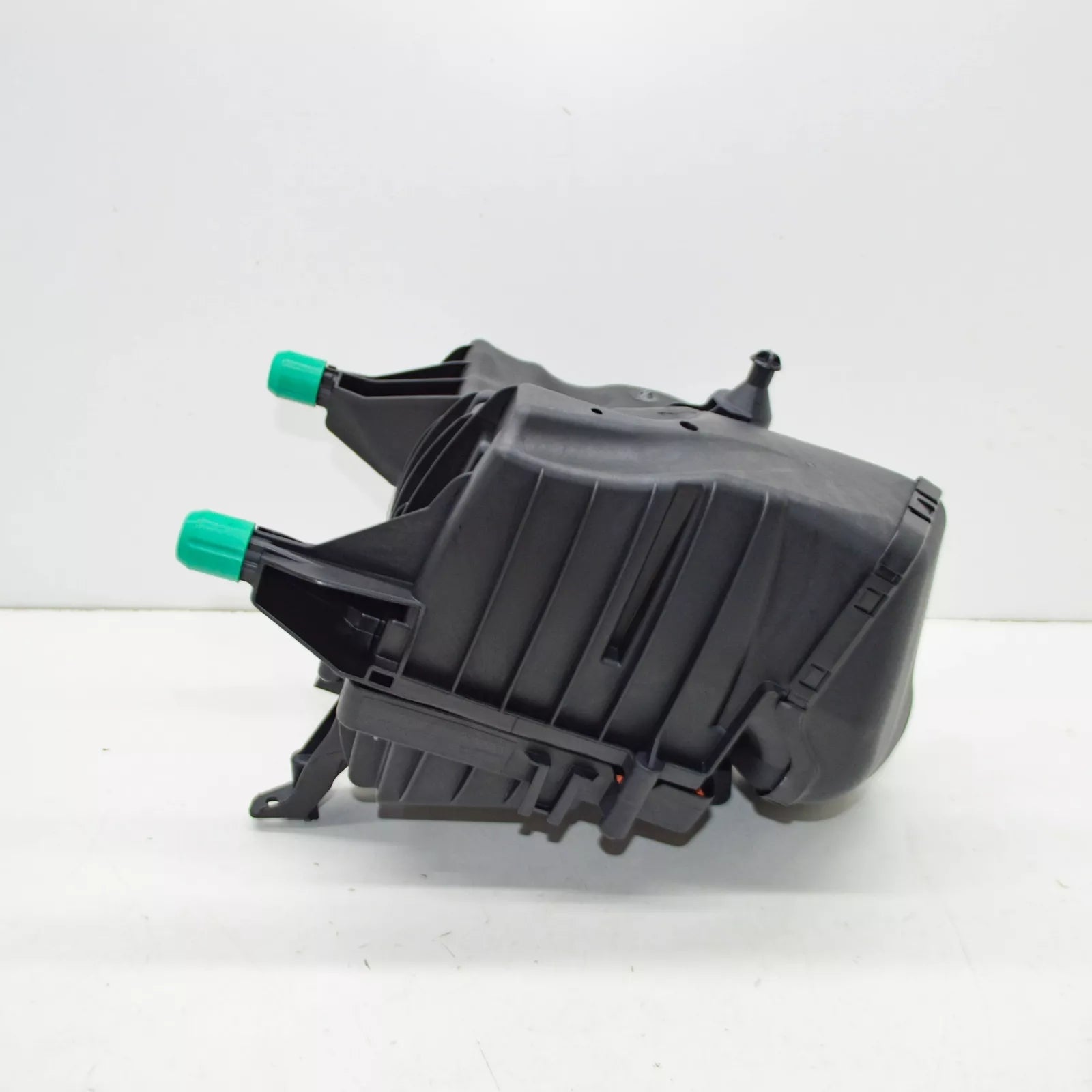 NEW MERCEDES-BENZ A W177 AIR FILTER BOX A2820903800