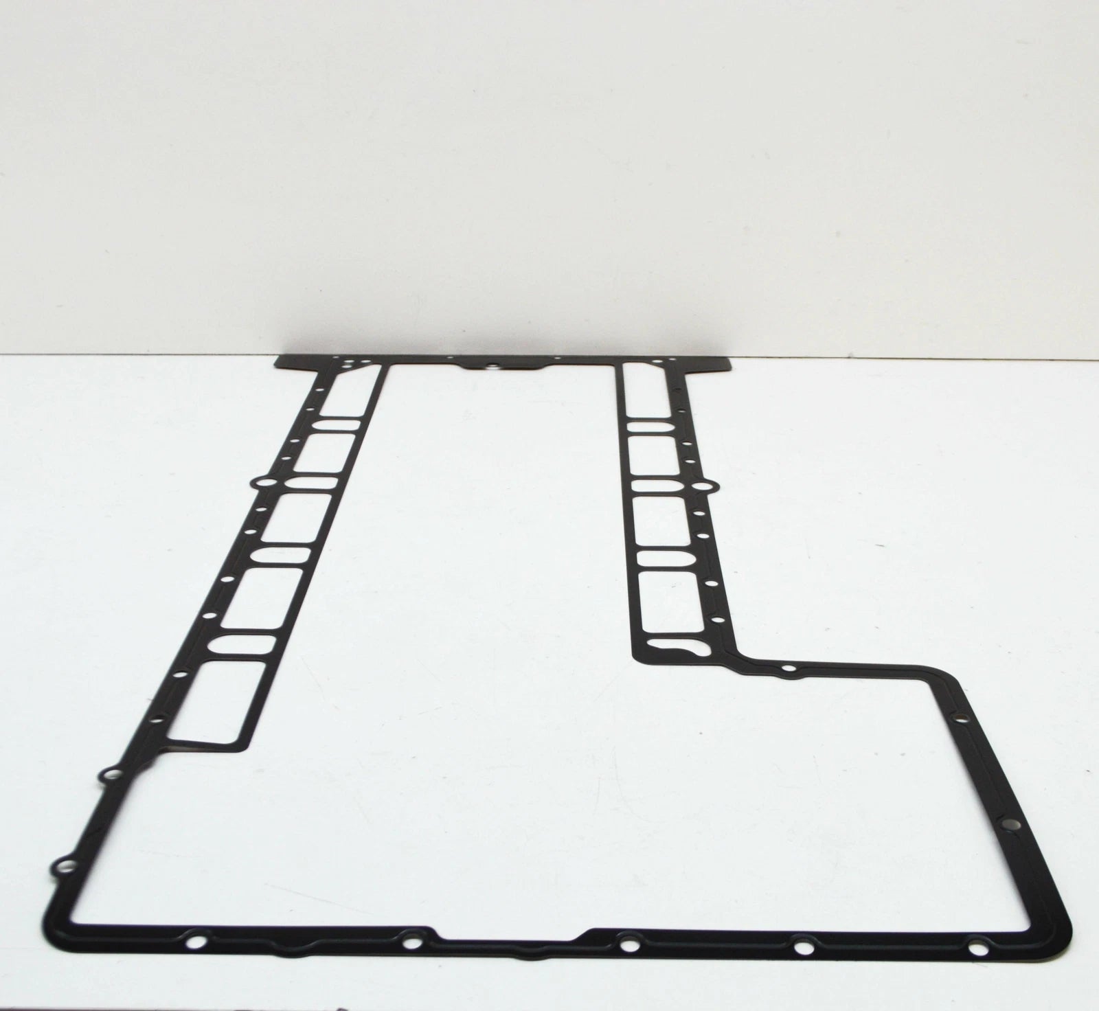 NEW BMW M5 E60 ENGINE OIL PAN GASKET 11137836361 ORIGINAL