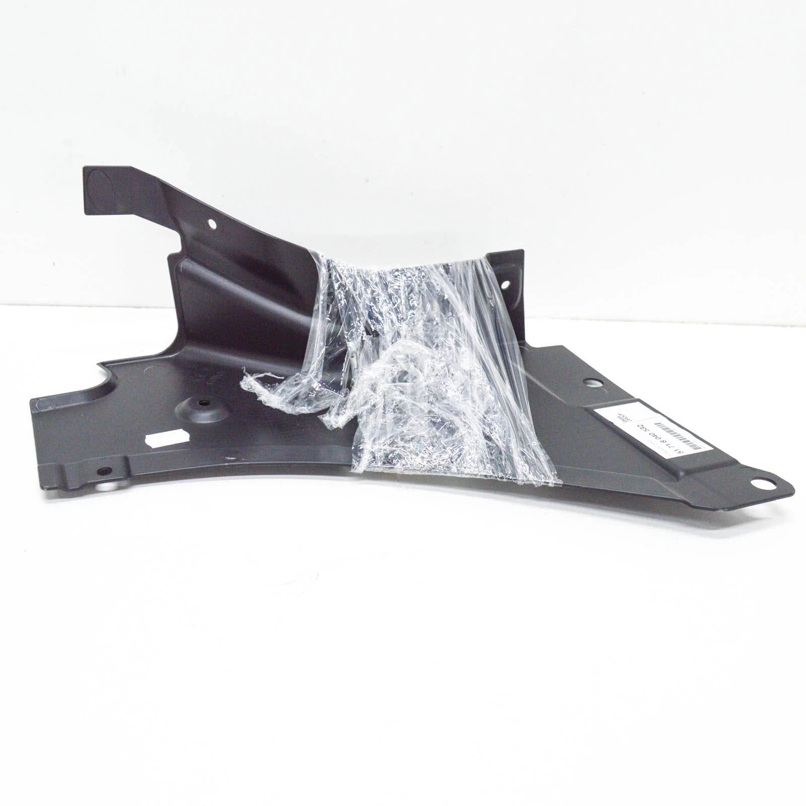 NEW BMW M3 E93 FRONT WHEEL ARCH COVER MUD LOWER RIGHT 51718040532 ORIGINAL