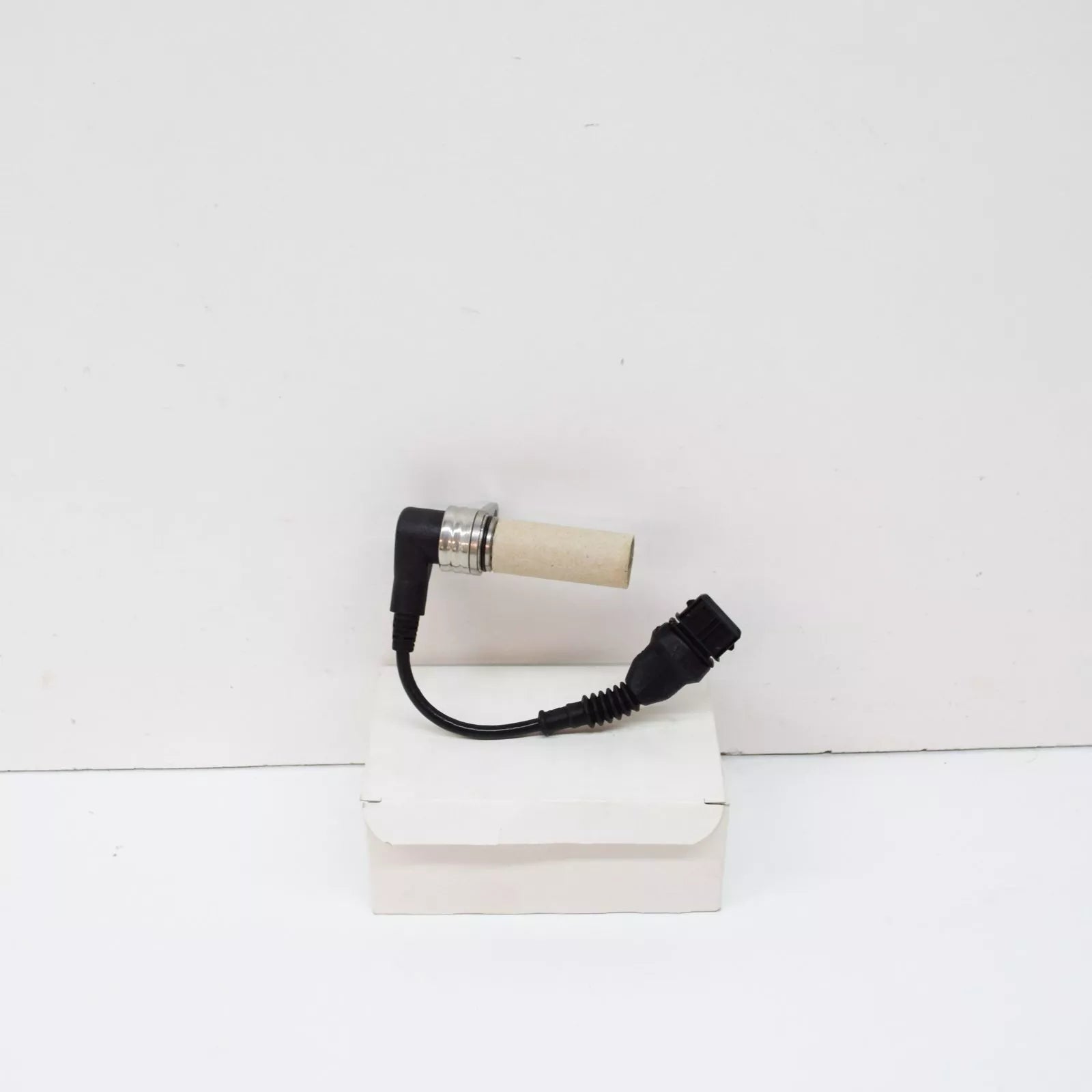 NEW BMW M3 E36 EXHAUST CAMSHAFT POSITION SENSOR 12141401890 1401890 ORIGINAL