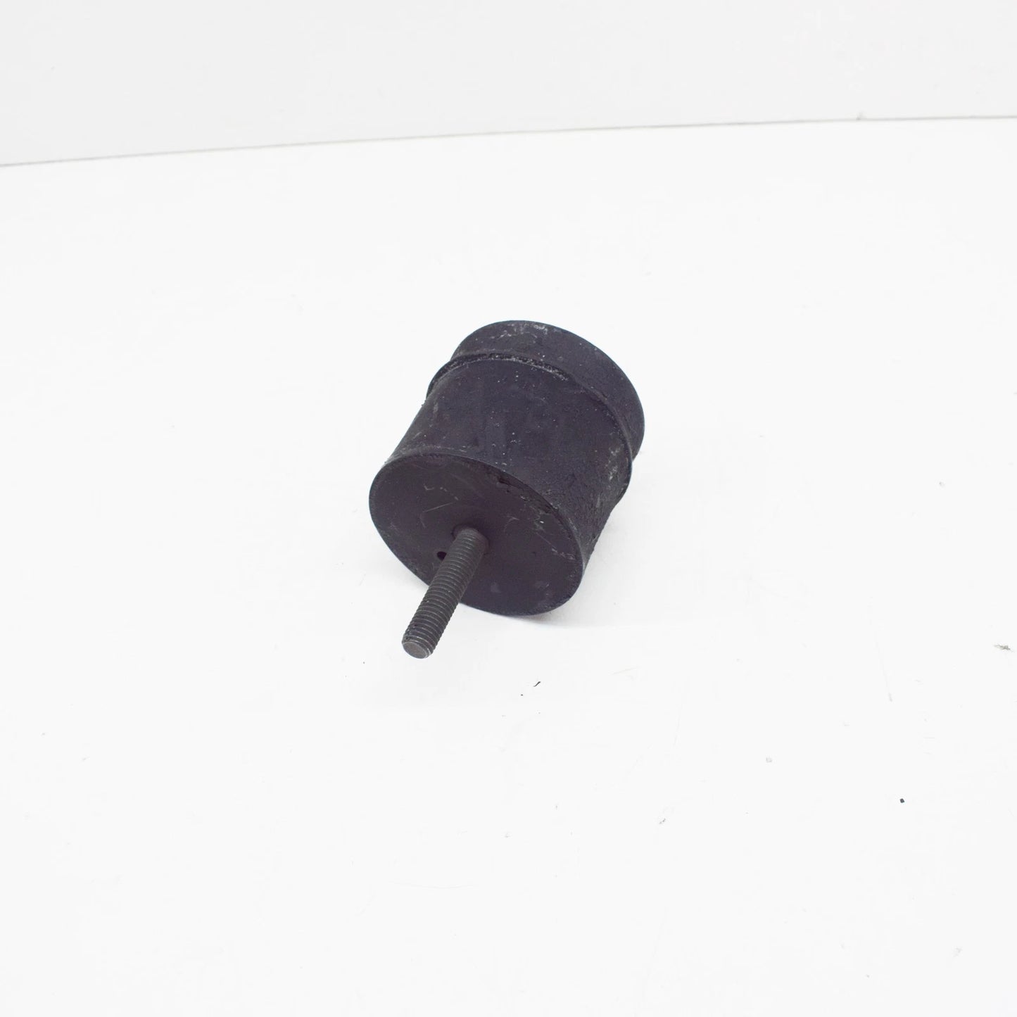 NEW BMW M5 E28 LEFT ENGINE MOUNT 11811128932 1128932 3.5 PETROL 211KW ORIGINAL