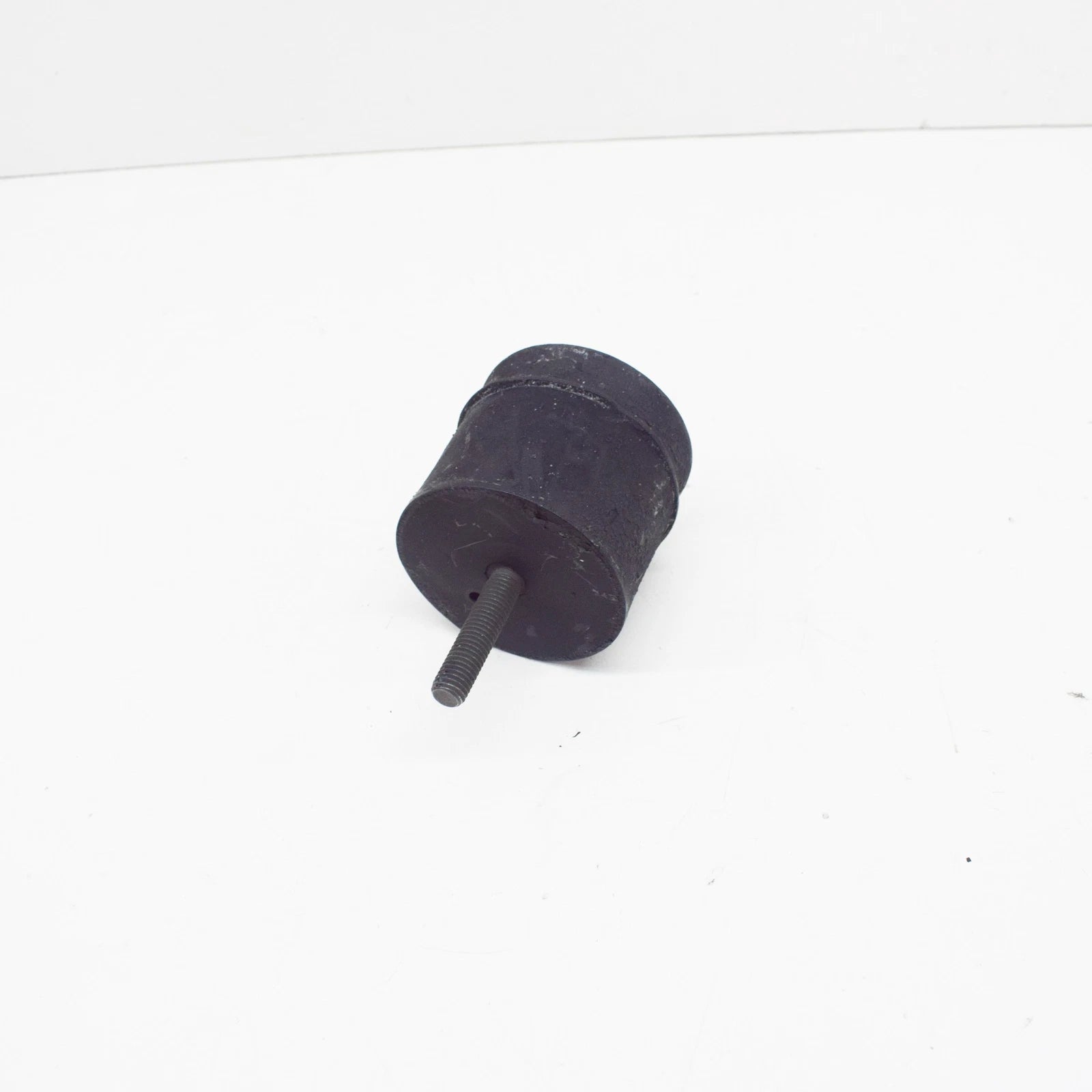 NEW BMW M5 E28 LEFT ENGINE MOUNT 11811128932 1128932 3.5 PETROL 211KW ORIGINAL