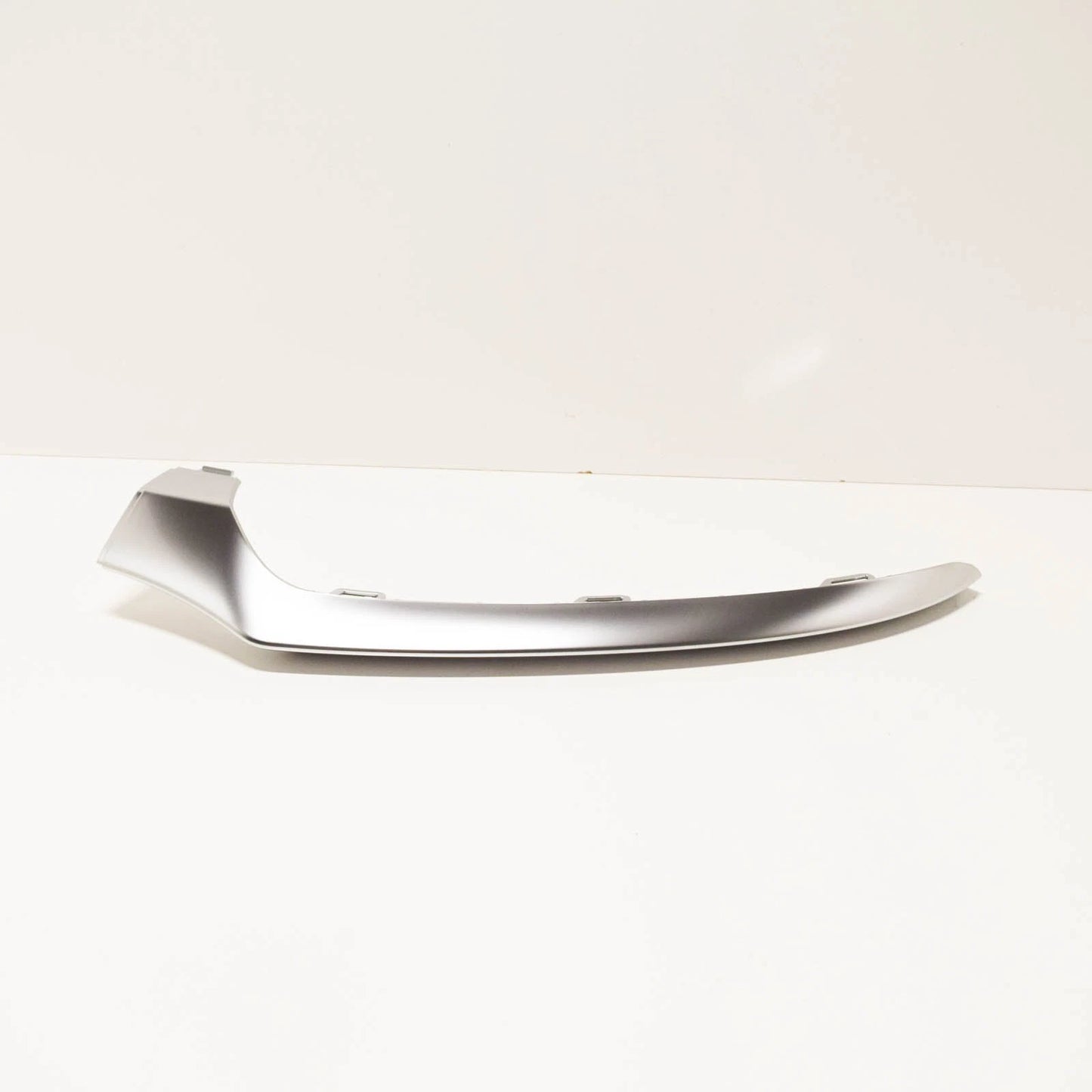 NEW MERCEDES-BENZ C W205 FRONT BUMPER LEFT SIDE MOLDING A2058851900