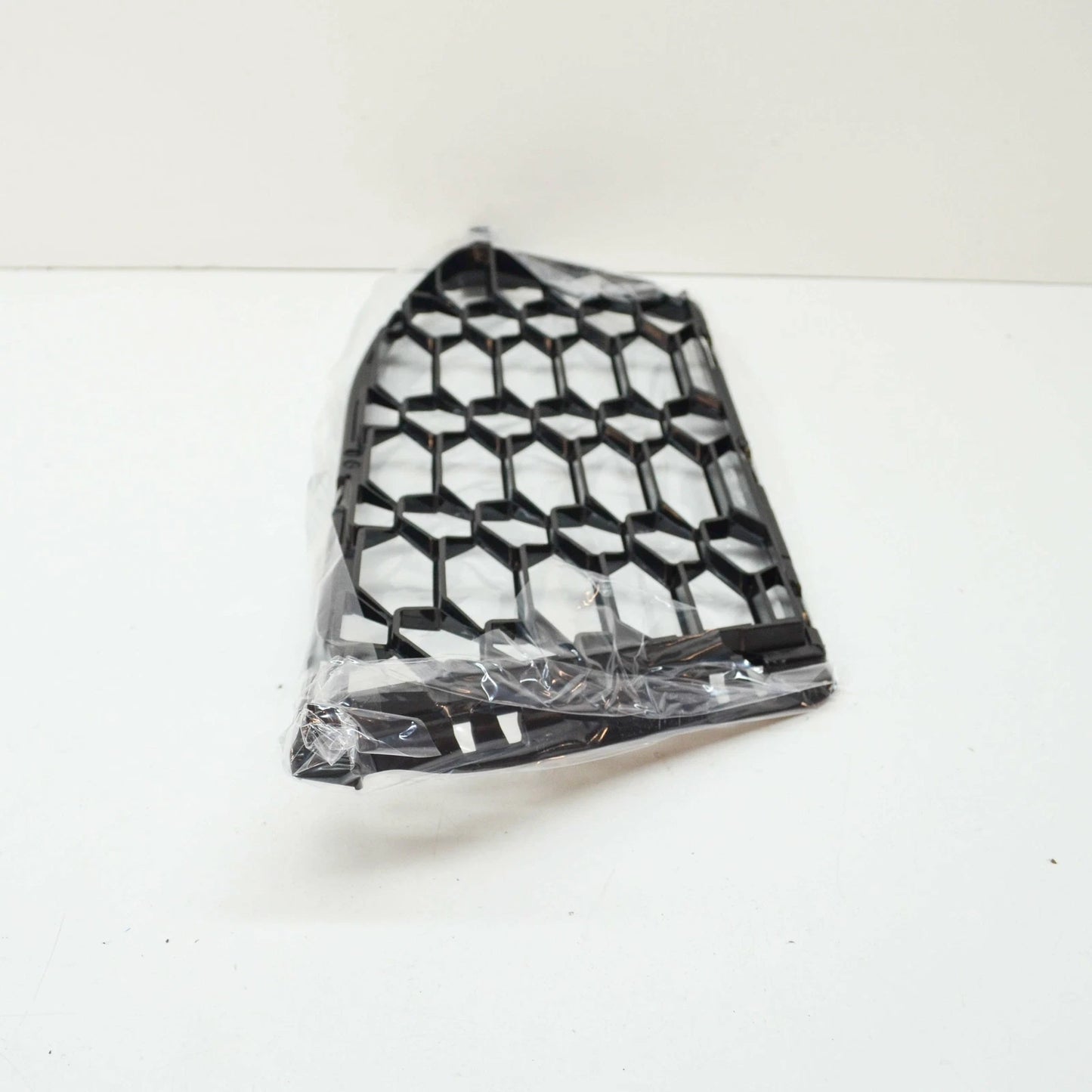 NEW BMW M4 COUPE G82 FRONT LEFT BUMPER GRILLE 51118069439 ORIGINAL