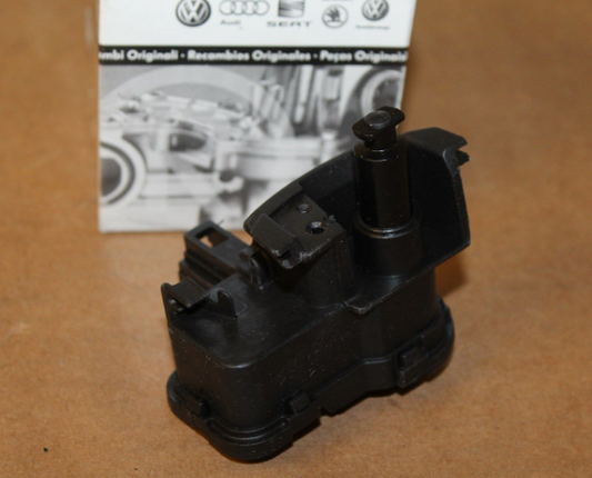 new skoda yeti 5l fuel filler flap throttle control element 5l0810773d original