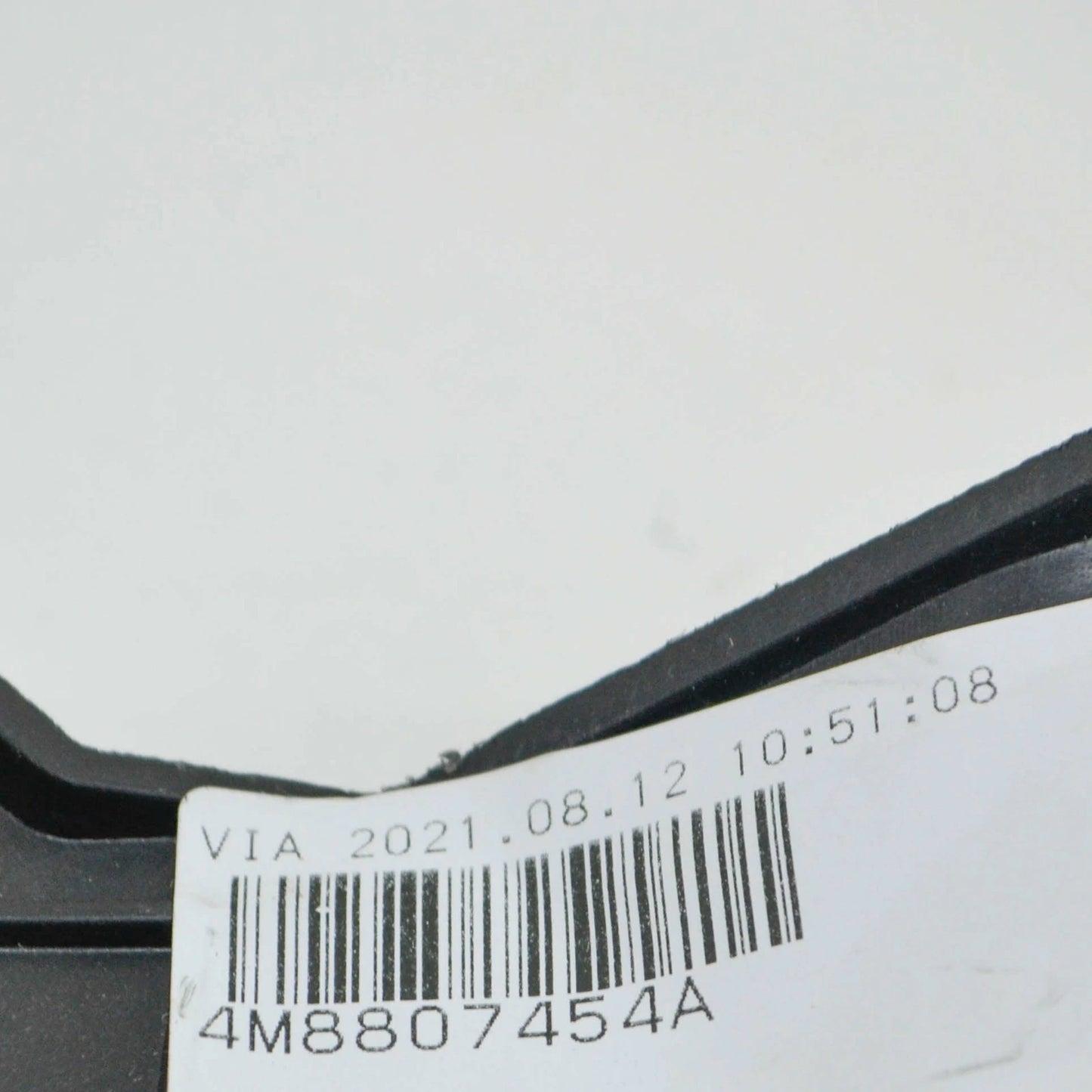 NEW AUDI Q8 REAR RIGHT BUMPER LOWER BRACKET 4M8807454A ORIGINAL