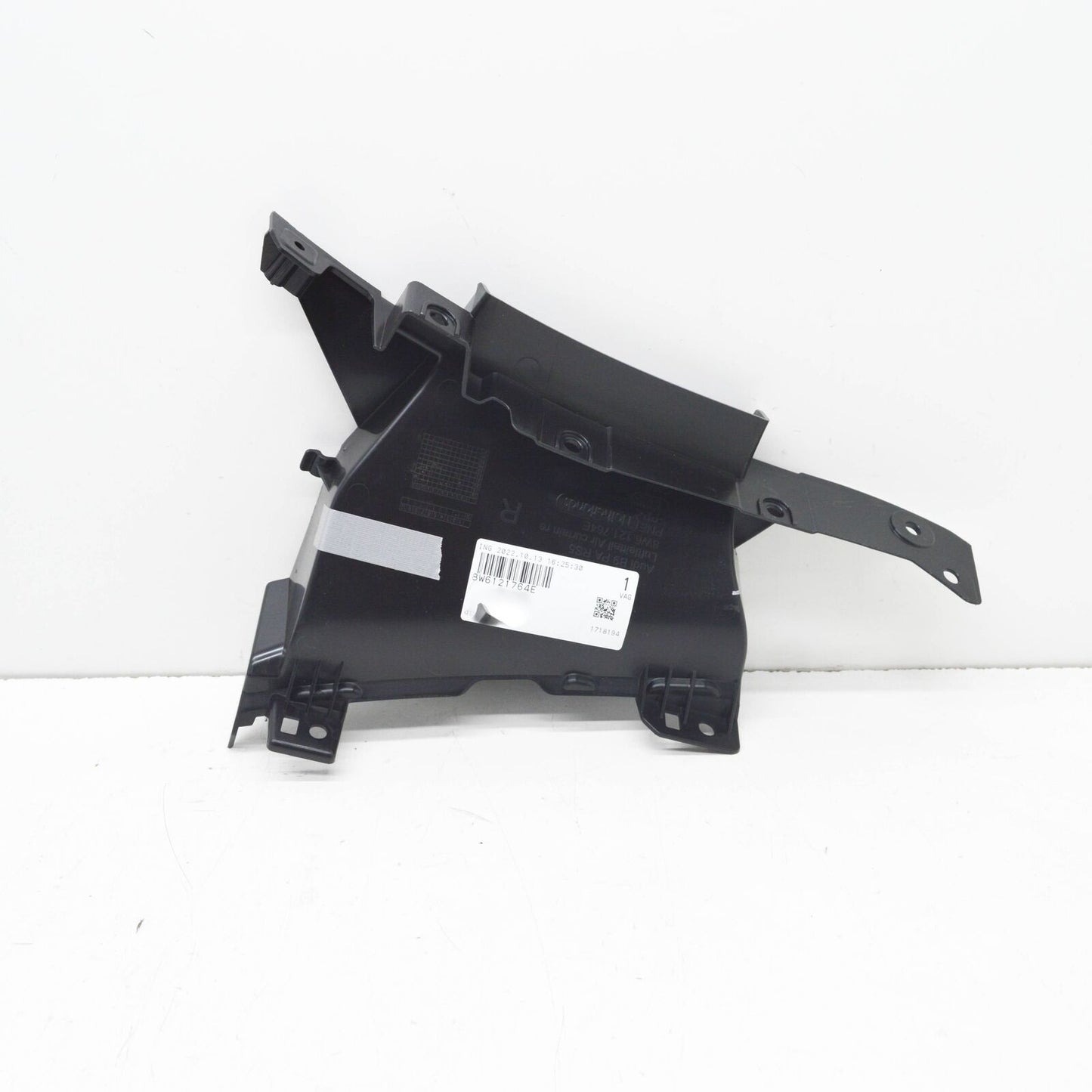 NEW AUDI RS5 8W6 FRONT BUMPER RIGHT AIR GUIDE 8W6121764E ORIGINAL