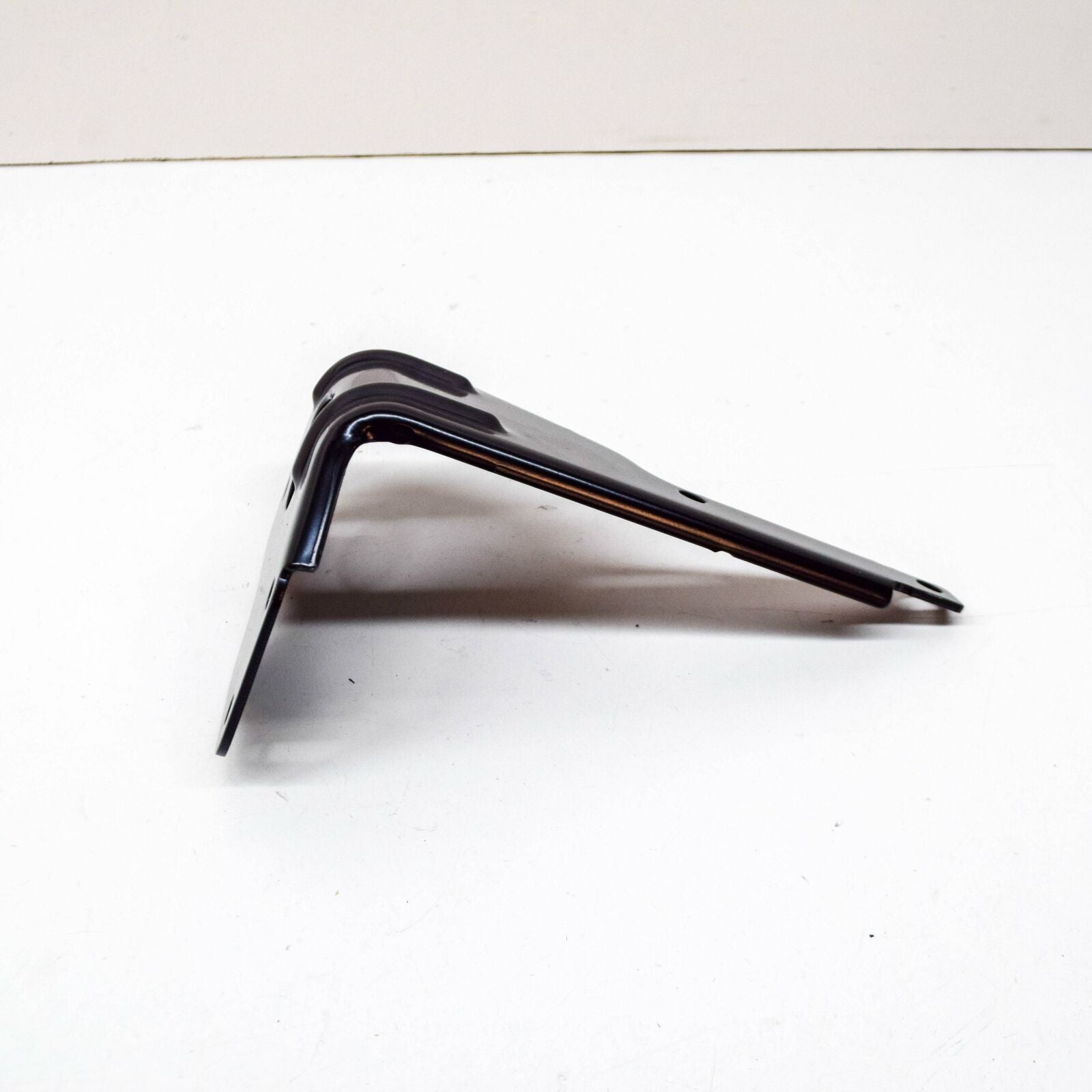 NEW AUDI E-TRON HEAT EXCHANGER UPPER CENTER BRACKET 4KE820195Q ORIGINAL