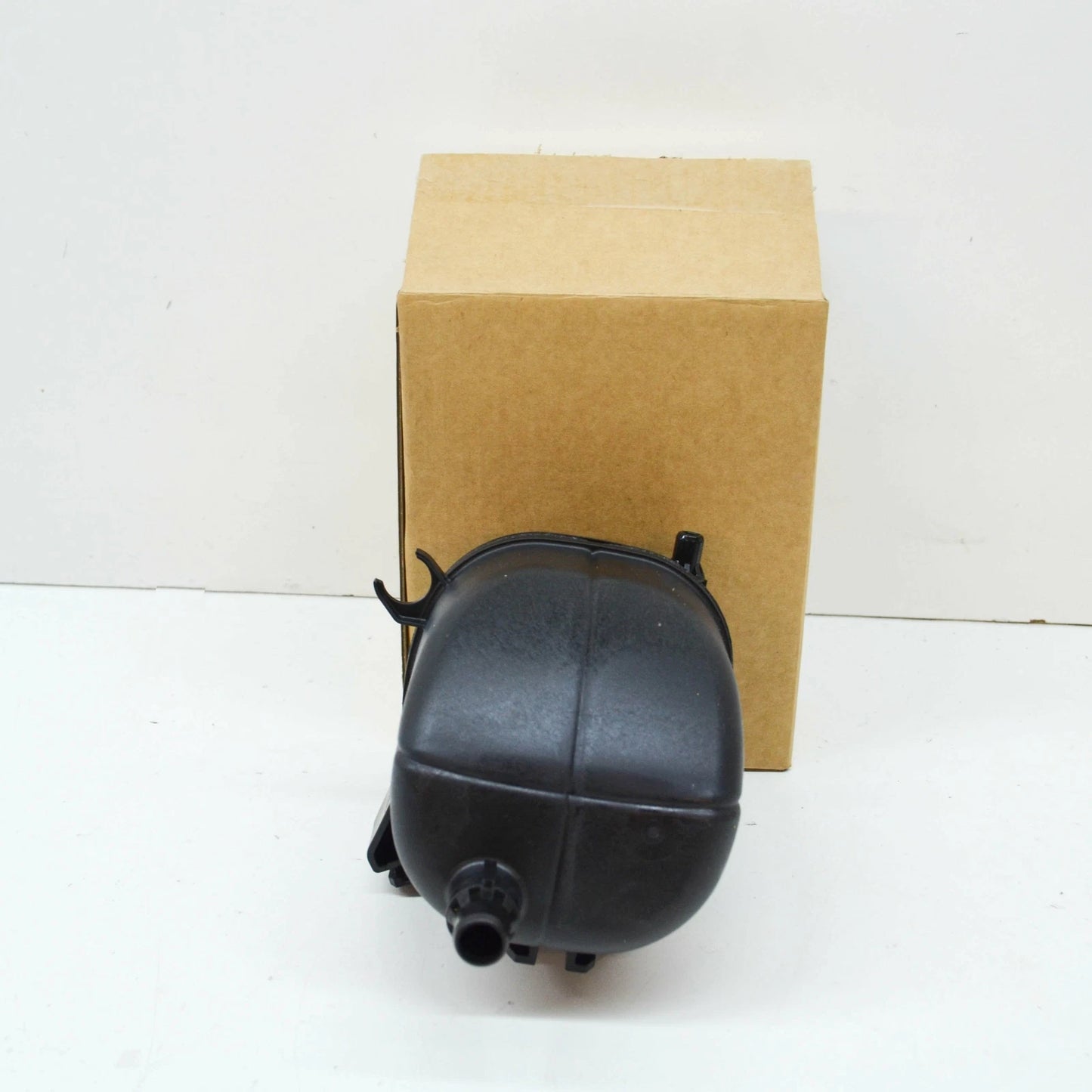 NEW BMW 8 COUPE G15, F92 EXPANSION TANK 17139485733 9485733 ORIGINAL