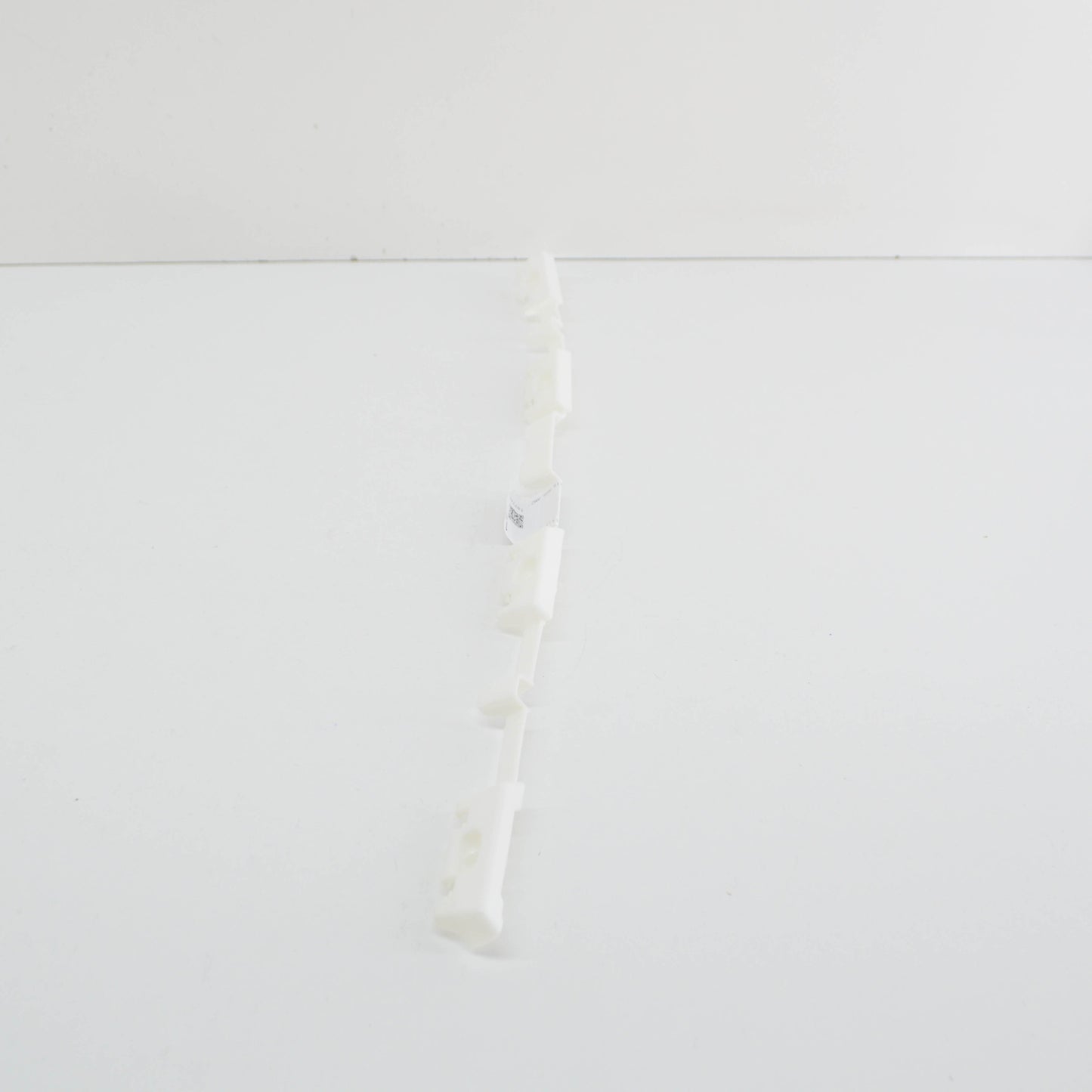 NEW MERCEDES-BENZ C W204 LEFT ROCKER MOULDING MOUNT BRACKET A2046980162 ORIGINAL