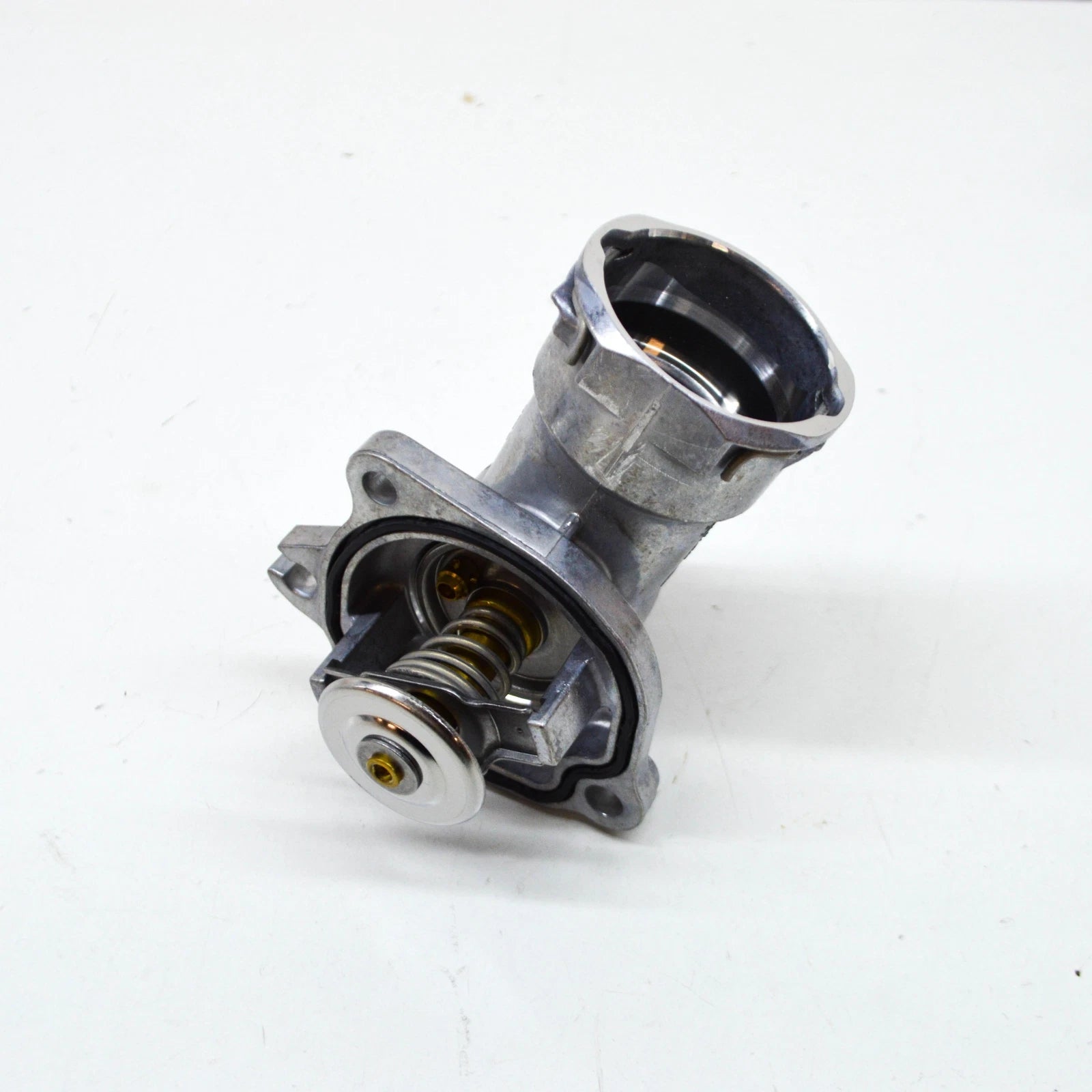 NEW MERCEDES-BENZ E W212 COOLANT THERMOSTAT A6422002215
