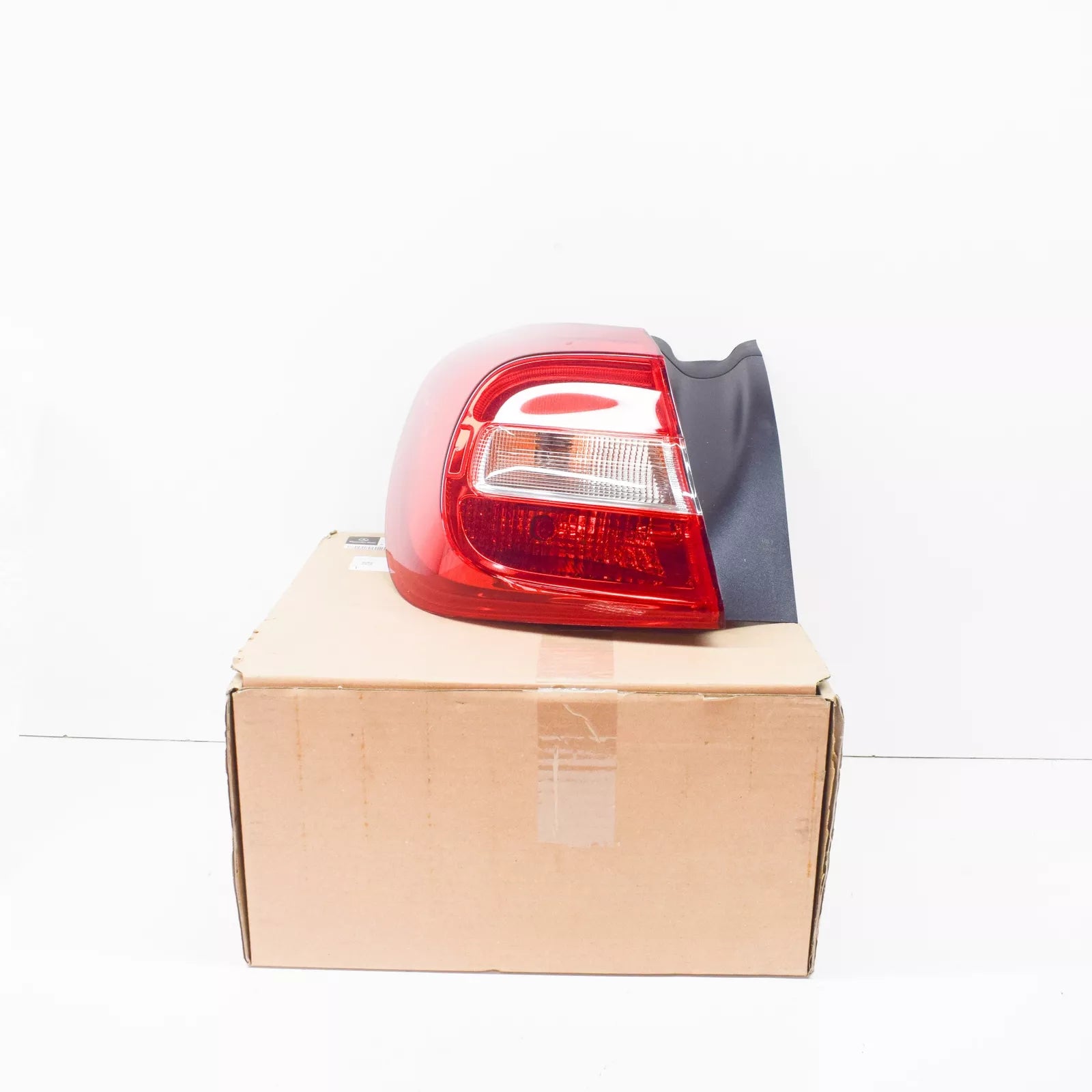 NEW MERCEDES-BENZ GLA X156 REAR LEFT TAIL LIGHT A1569060758 ORIGINAL