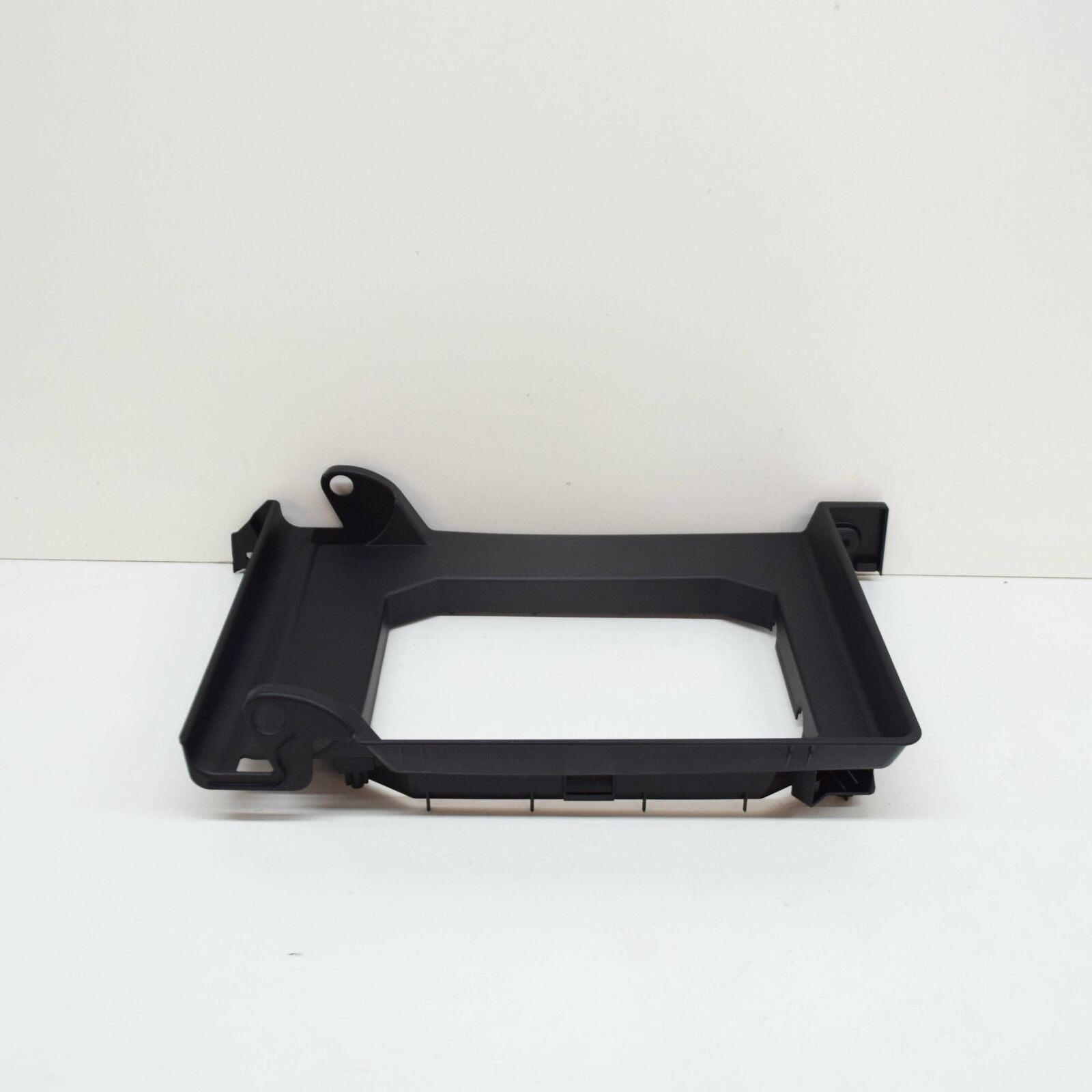 NEW MERCEDES BENZ GLA X156 REAR SEAT ARMREST COVER A2469230400 9051 ORIGINAL