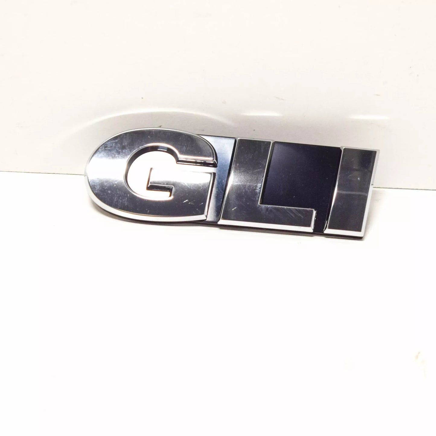 NEW VOLKSWAGEN JETTA MK6 GLI FRONT GRILL BADGE EMBLEM 1K5853679F739