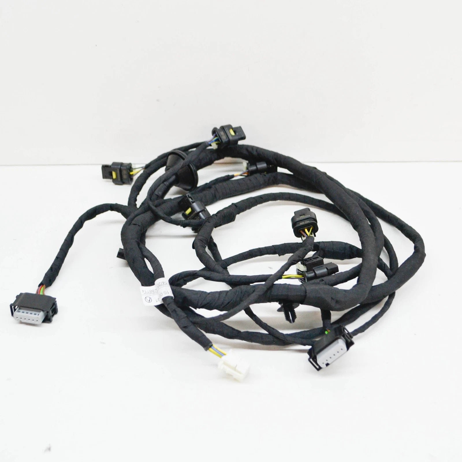 NEW MERCEDES-BENZ E-CLASS COUPE C207 REAR PARKING SENSOR WIRING A2074401508