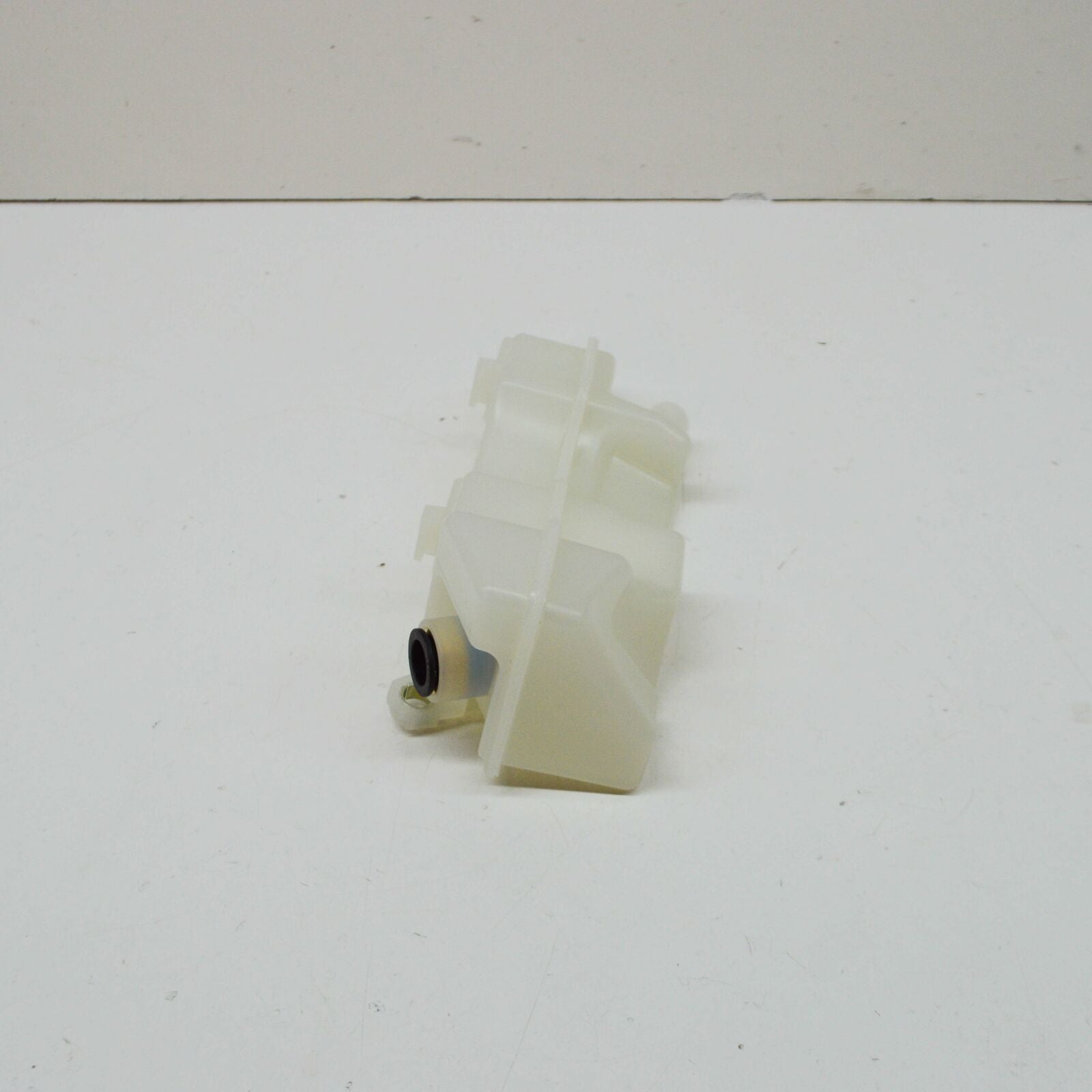 NEW MERCEDES-BENZ C W205 AMG RIGHT LOWER EXPANSION TANK A1772000385 ORIGINAL