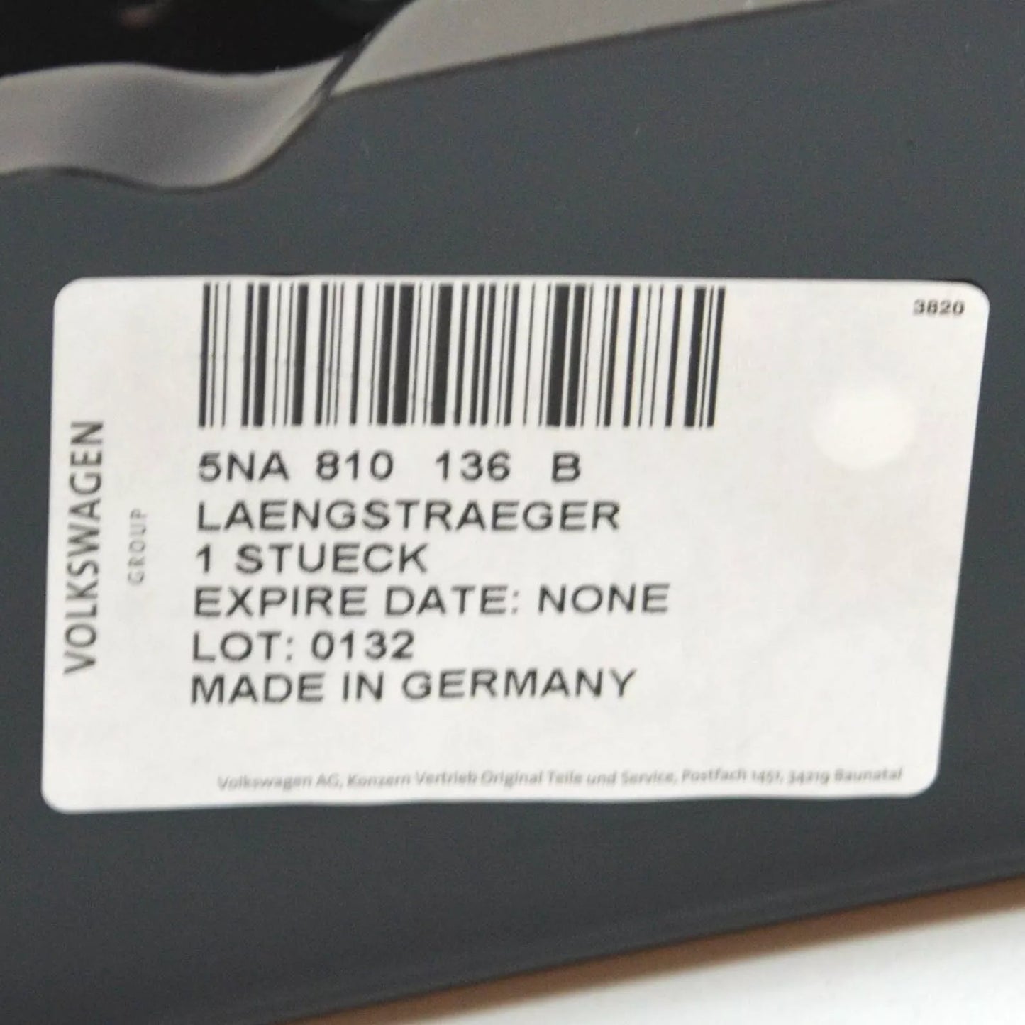 NEW VW TIGUAN AD FRONT RIGHT FENDER UPPER OUTER HOLDER 5NA810136B ORIGINAL