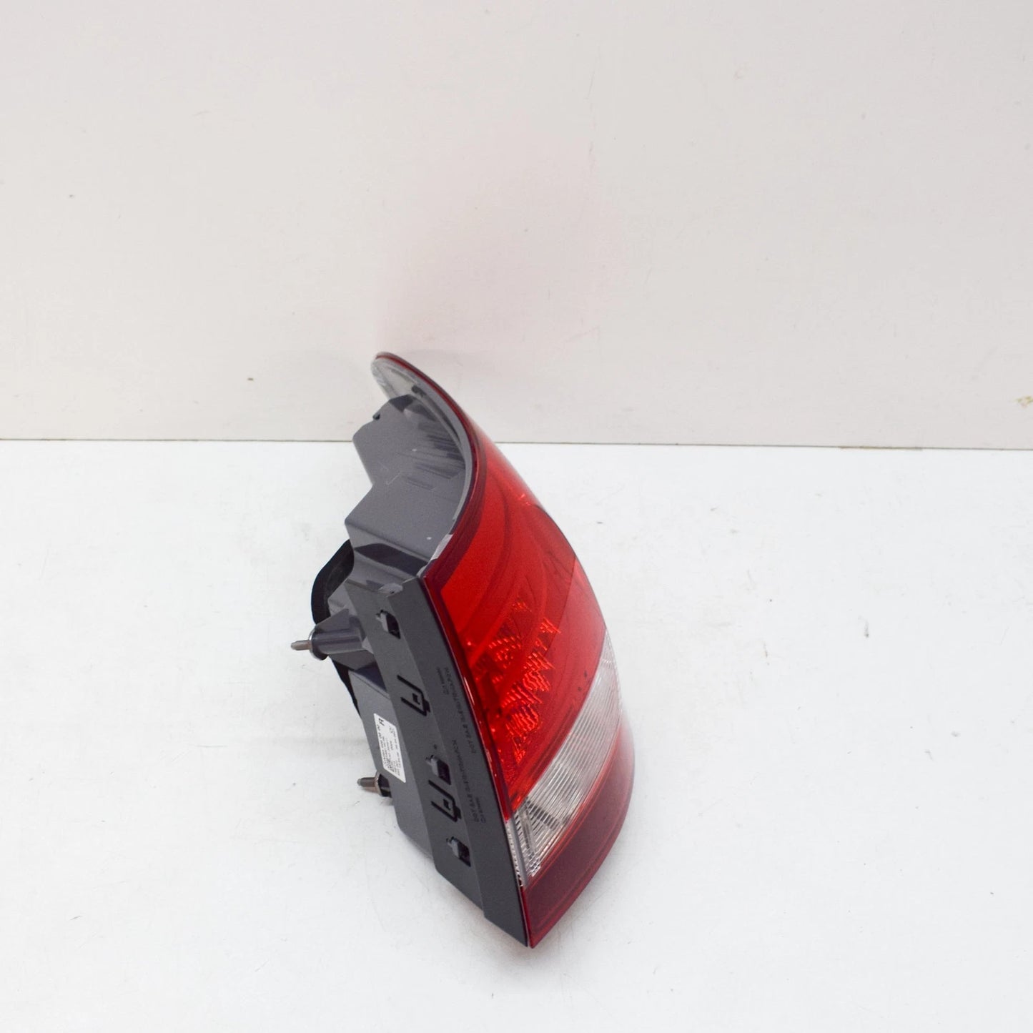 NEW MERCEDES-BENZ GLC X253 REAR RIGHT SIDE PANEL LIGHT A2539060800 ORIGINAL