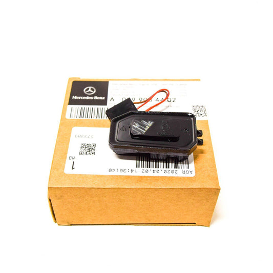 NEW MERCEDES-BENZ C-CLASS W205 FRONT RIGHT WING MIRROR LIGHT A0999064402