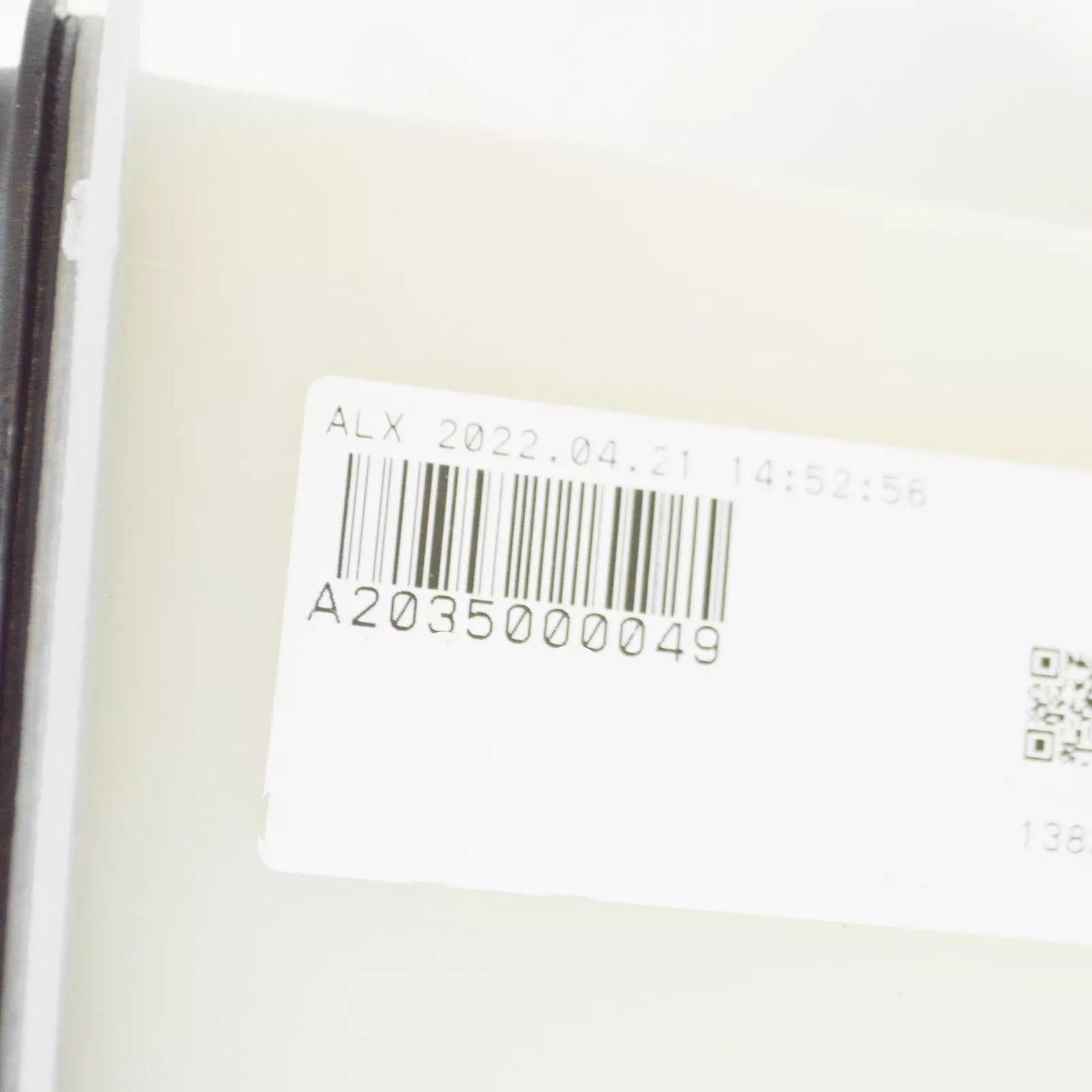 NEW MB CLK A209 EXPANSION COOLANT TANK A2035000049 3.5 PETROL