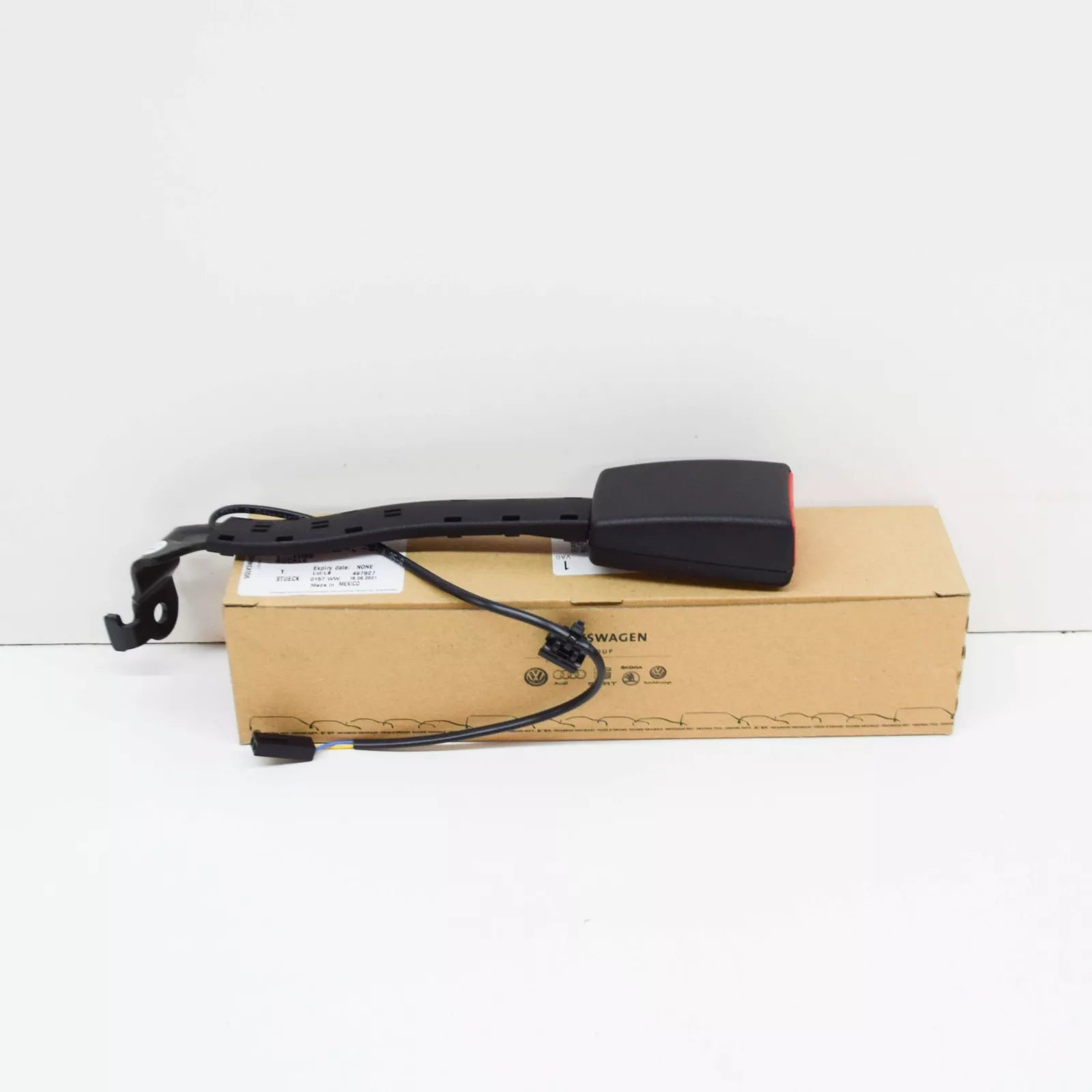 NEW VOLKSWAGEN GOLF MK5 FRONT RIGHT SEAT BELT BUCKLE 1K4857756LQVZ