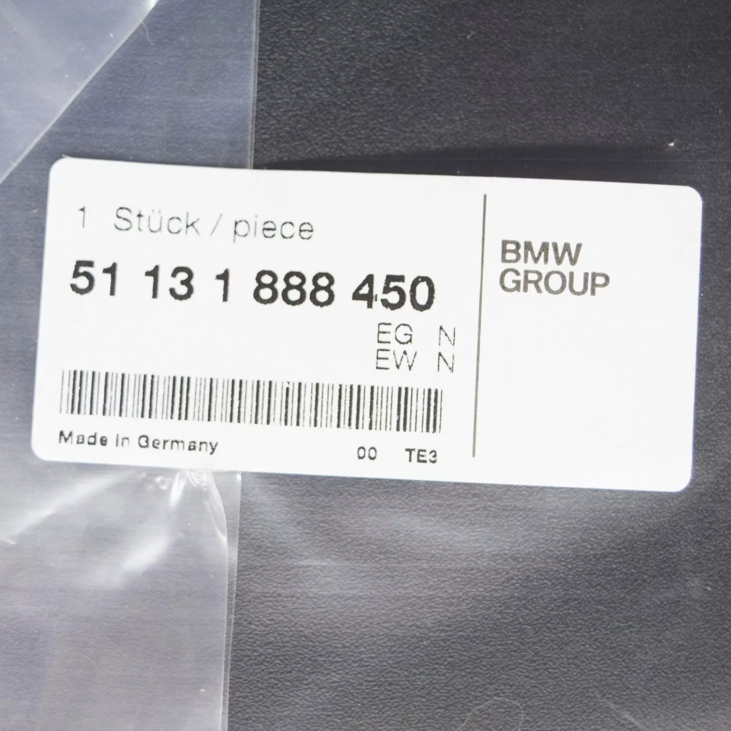 NEW BMW 3 E30 REAR BUMPER NUMBER PLATE COVER 51131888450 1888450 ORIGINAL