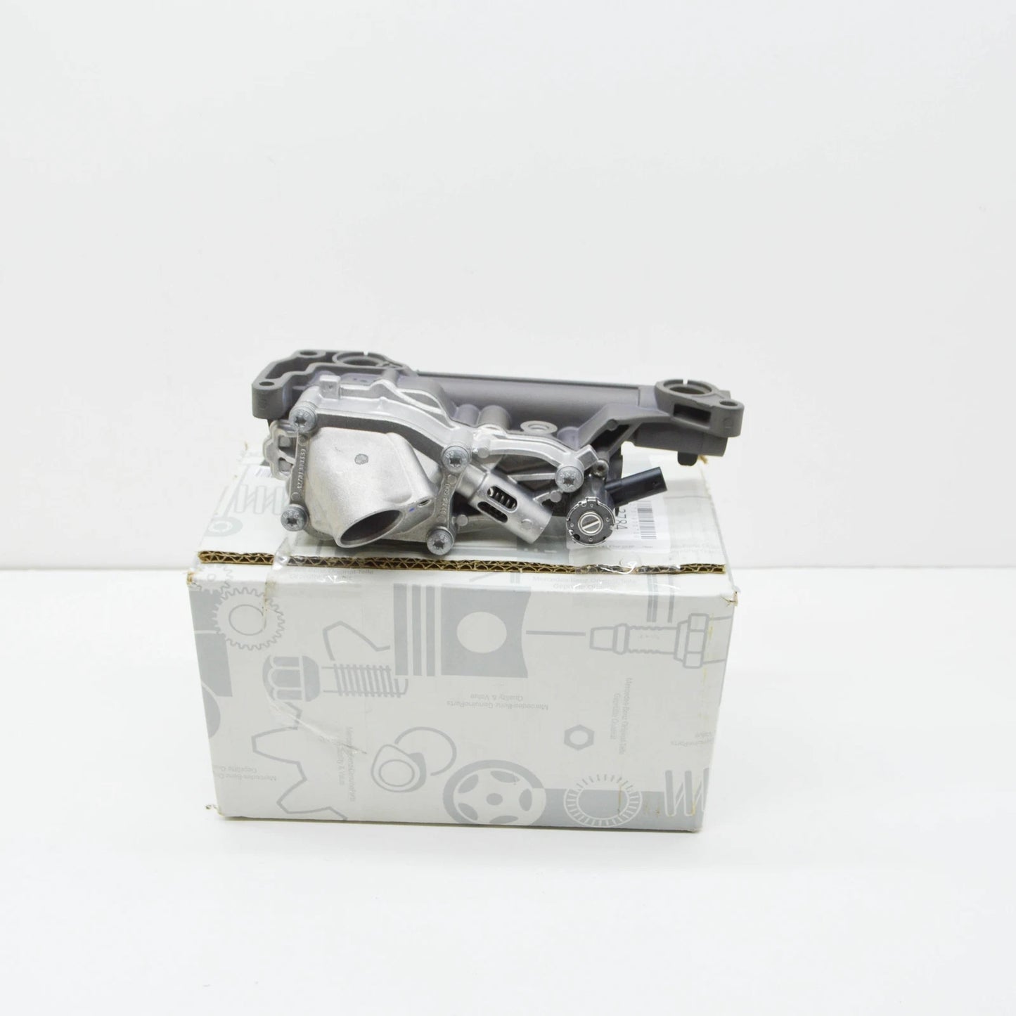 NEW MERCEDES-BENZ A W177 VANE OIL PUMP A2701800700 ORIGINAL