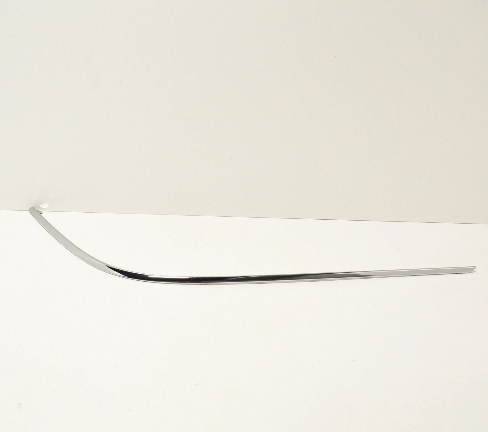 NEW MERCEDES-BENZ C COUPE CL203 REAR BUMPER RIGHT MOLDING A2038859021