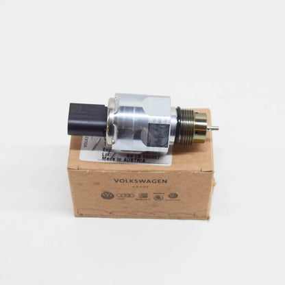 NEW VOLKSWAGEN PASSAT B7 FUEL RAIL PRESSURE SENSOR 03L130764C 1.6TDI ORIGINAL