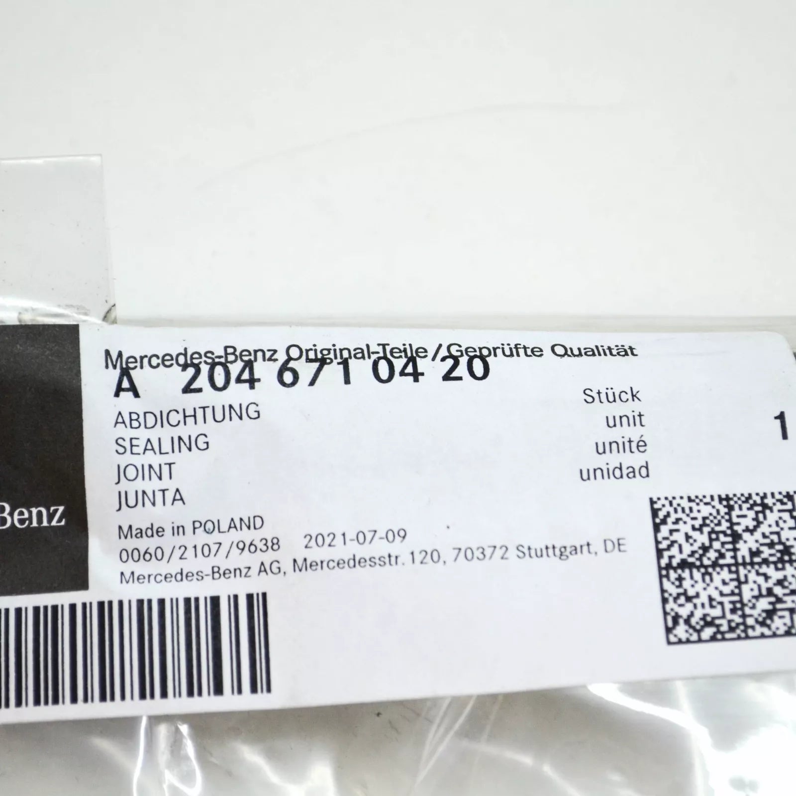 NEW MERCEDES-BENZ GLK X204 FRONT WINDSHIELD TOP SEAL A2046710420 ORIGINAL